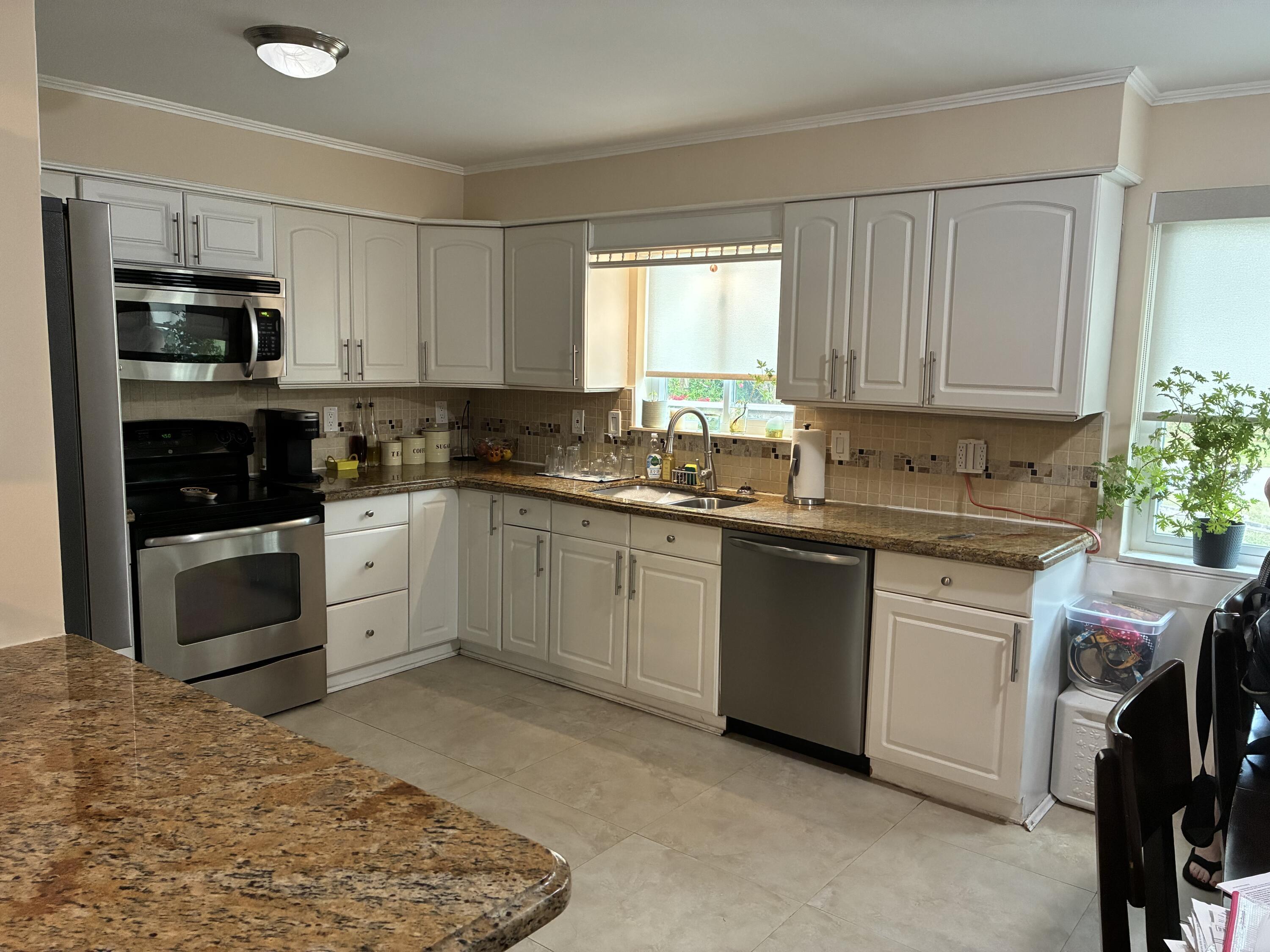813 SE 10th Terrace Terrace, Deerfield Beach, FL 33441, Deerfield Beach - Photo 3