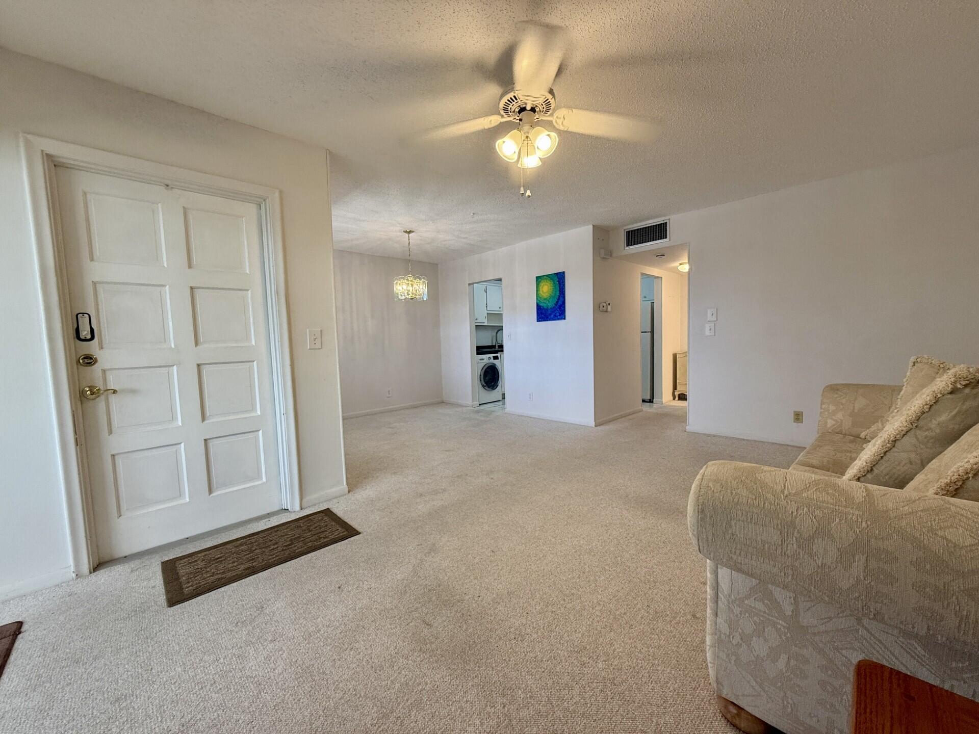 189 Stratford N, West Palm Beach, FL 33417, West Palm Beach - Photo 3