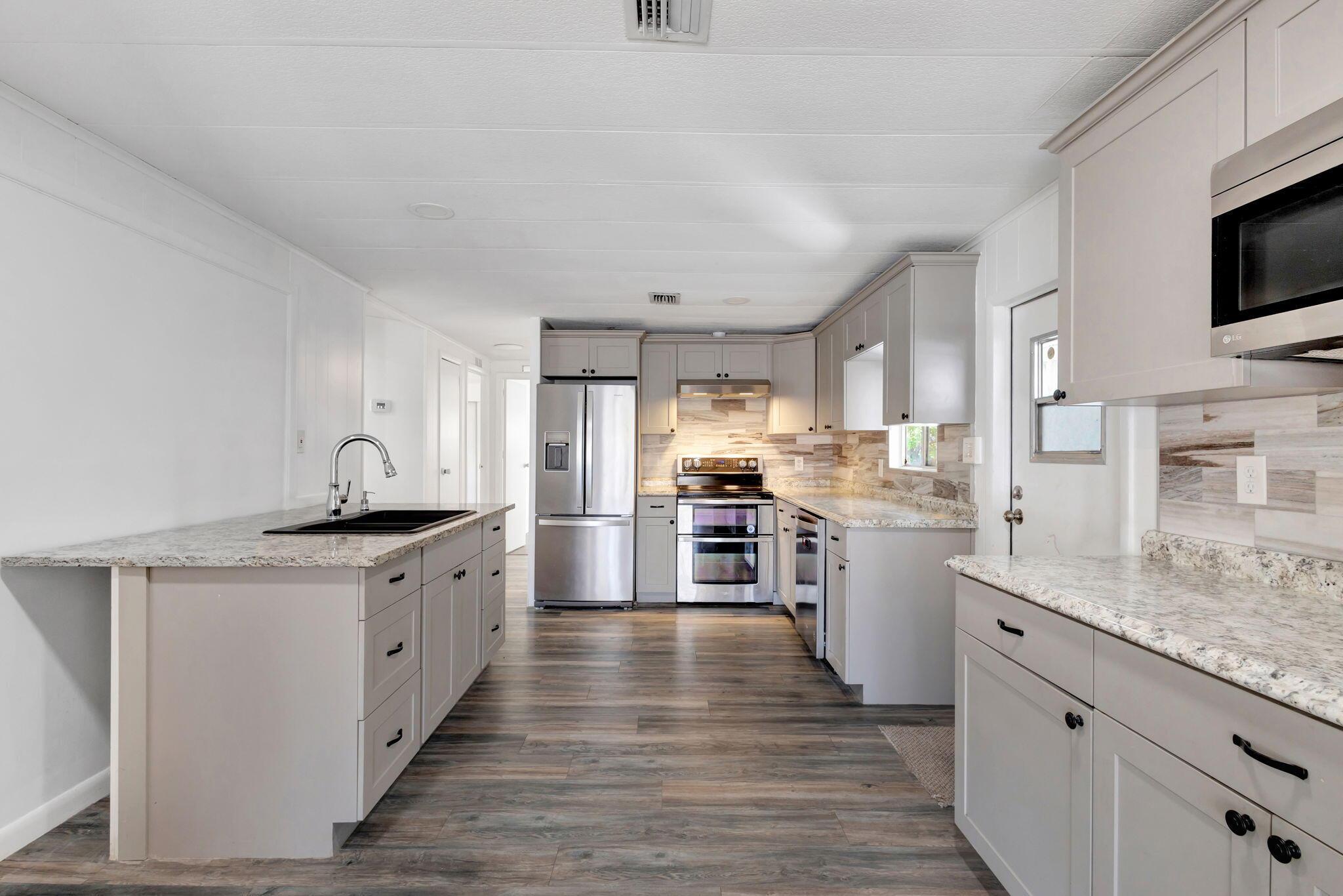 4072 74th Street N 395, Riviera Beach, FL 33404, Riviera Beach - Photo 5