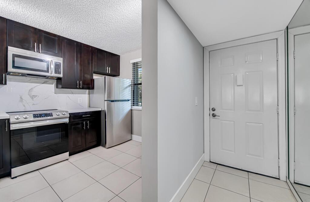 3507 Village Boulevard 201, West Palm Beach, FL 33409, West Palm Beach - Photo 4