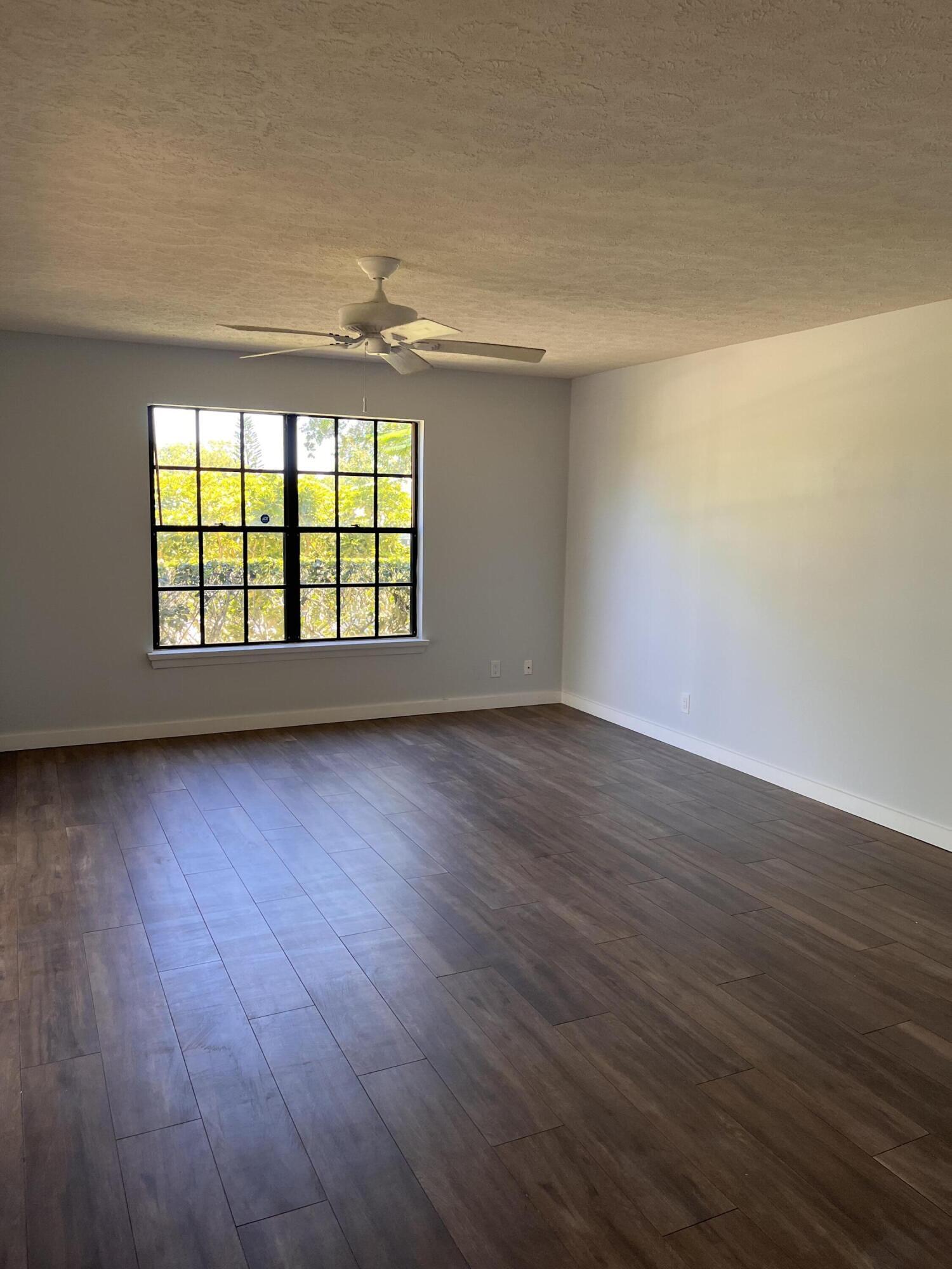 7281 SE Concord Place, Hobe Sound, FL 33455, Hobe Sound - Photo 4