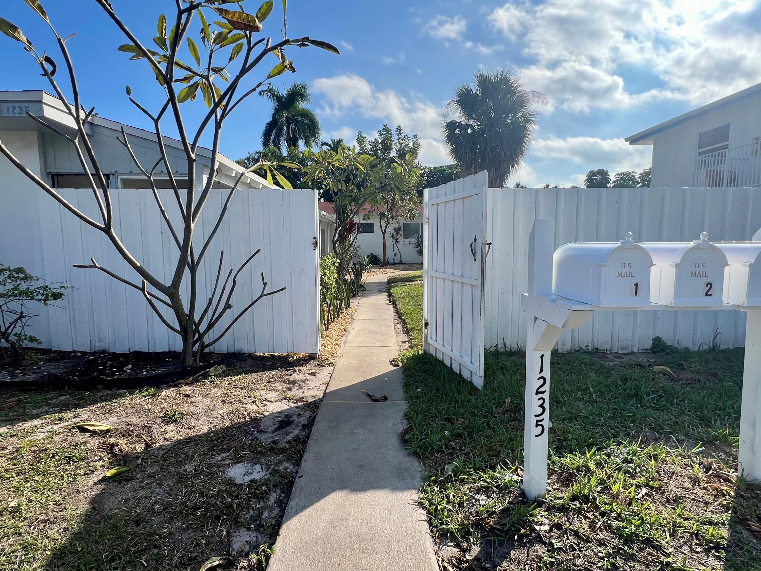 1235 Beach Road 2, Singer Island, FL 33404, Singer Island - Photo 2