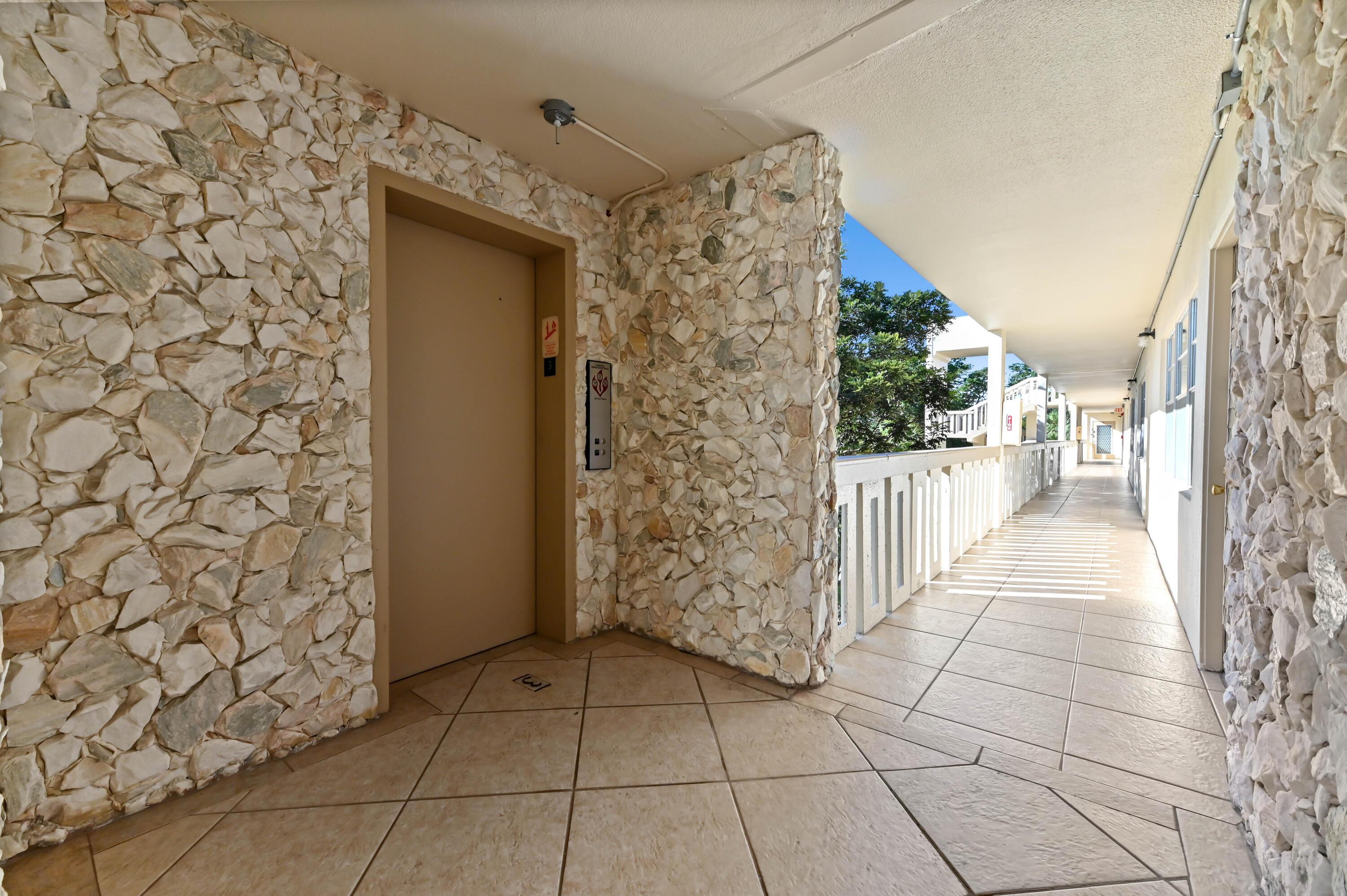 2905 Victoria Place K3, Coconut Creek, FL 33066, Coconut Creek - Photo 3