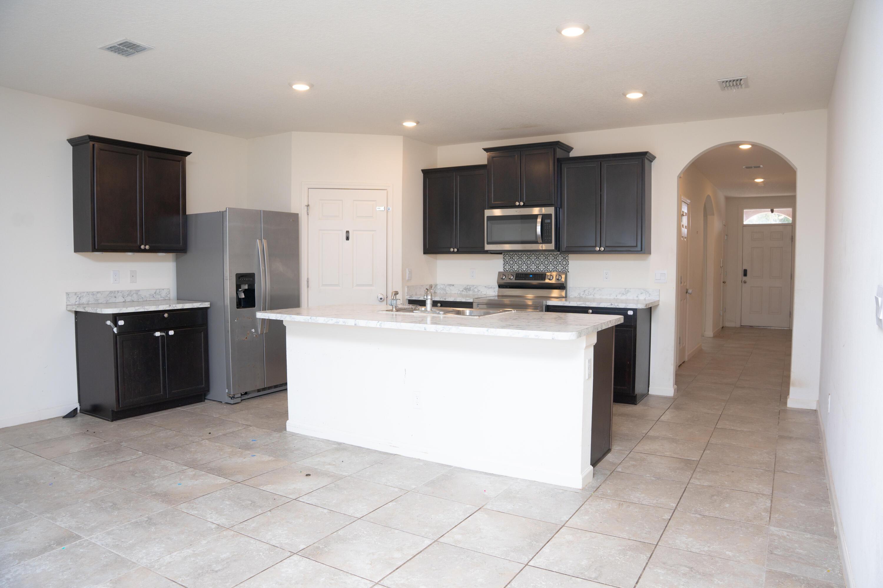 789 SW Tulip Boulevard, Port St. Lucie, FL 34983, Port St. Lucie - Photo 3