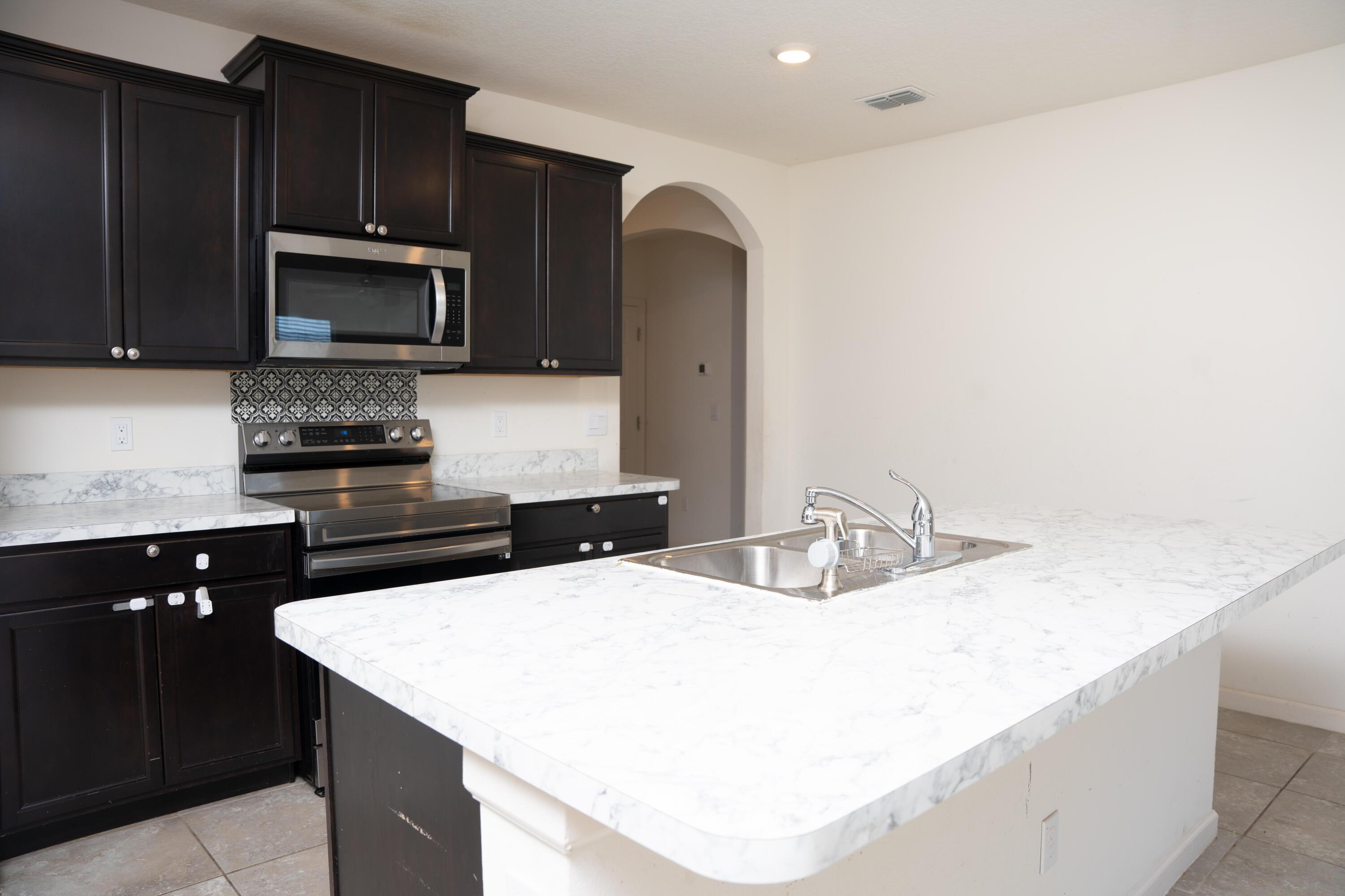 789 SW Tulip Boulevard, Port St. Lucie, FL 34983, Port St. Lucie - Photo 5