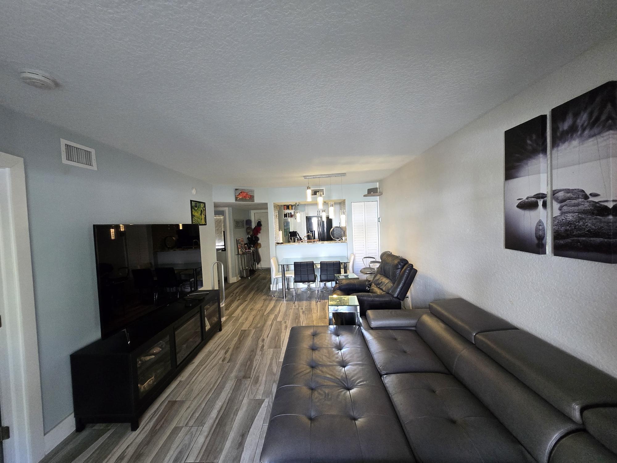 1105 Lake Shore Drive 102, Lake Park, FL 33403, Lake Park - Photo 3