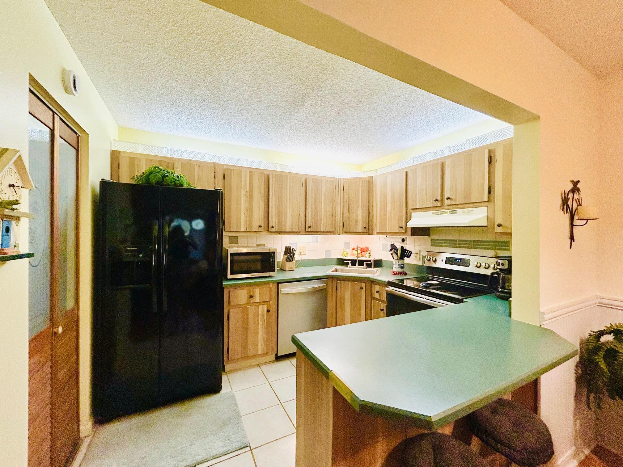 222 Pine Hov Circle A-1, Greenacres, FL 33463, Greenacres - Photo 2