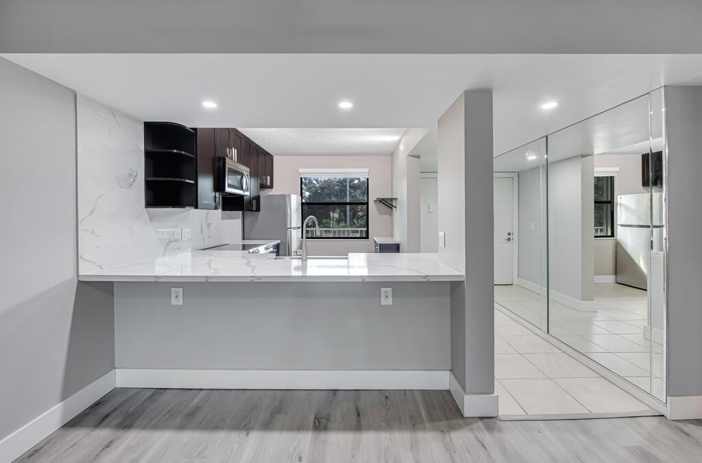 3507 Village Boulevard 201, West Palm Beach, FL 33409, West Palm Beach - Photo 5