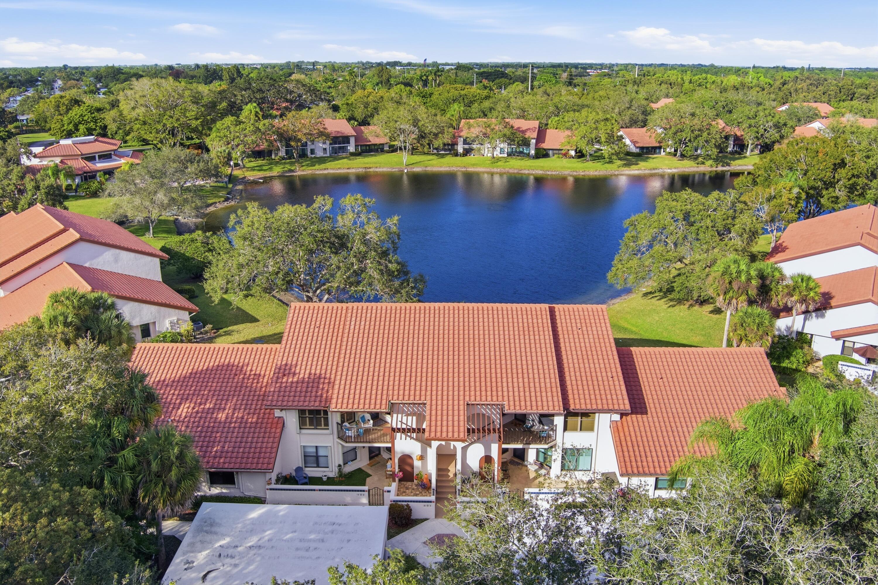 6100 SE Martinique Drive 201, Stuart, FL 34997, Stuart - Photo 2