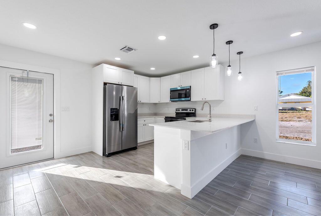 3244 SE Jefferson Street, Stuart, FL 34997, Stuart - Photo 5