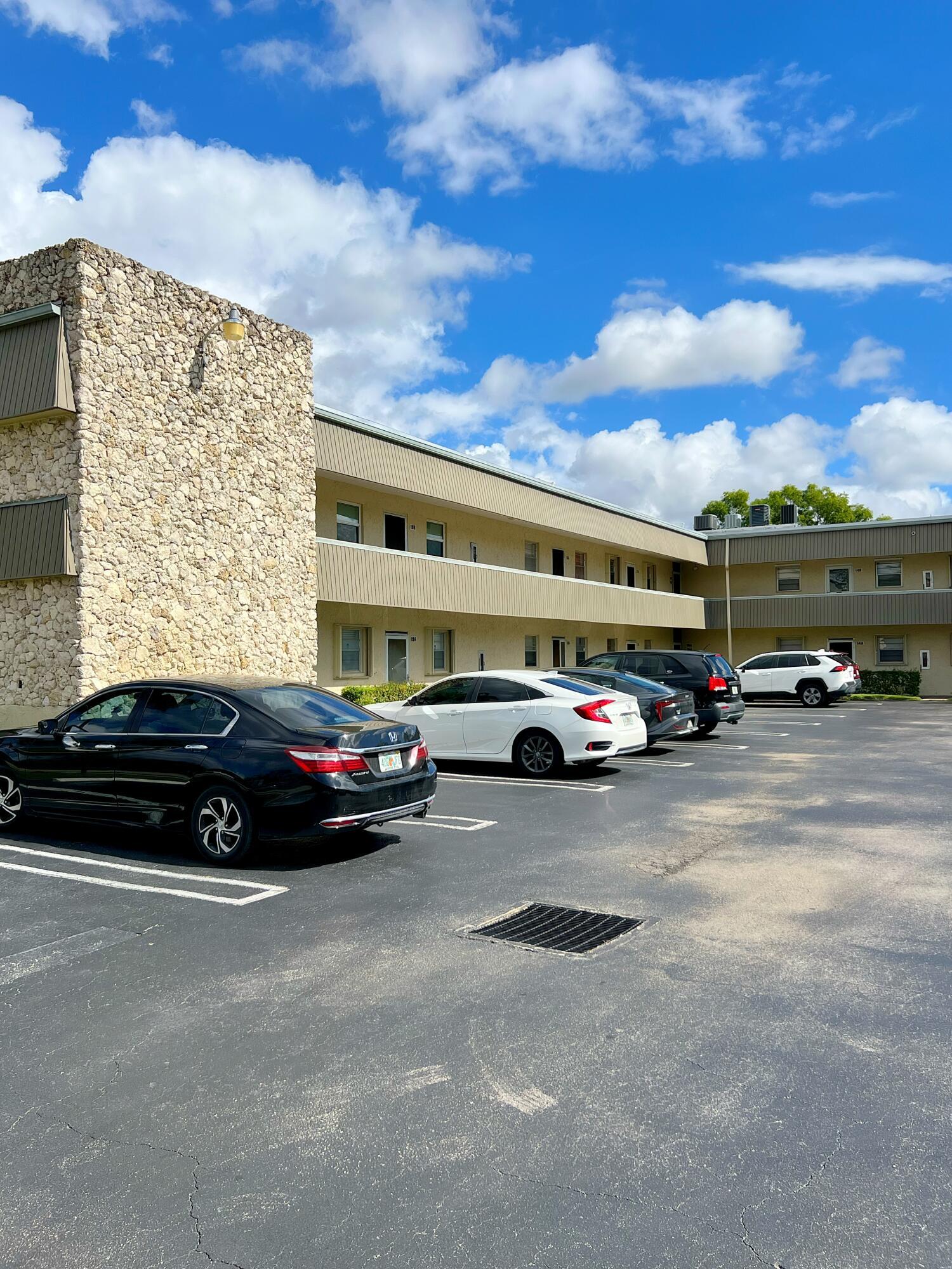 126 Sparrow Drive 19a, Royal Palm Beach, FL 33411, Royal Palm Beach - Photo 2