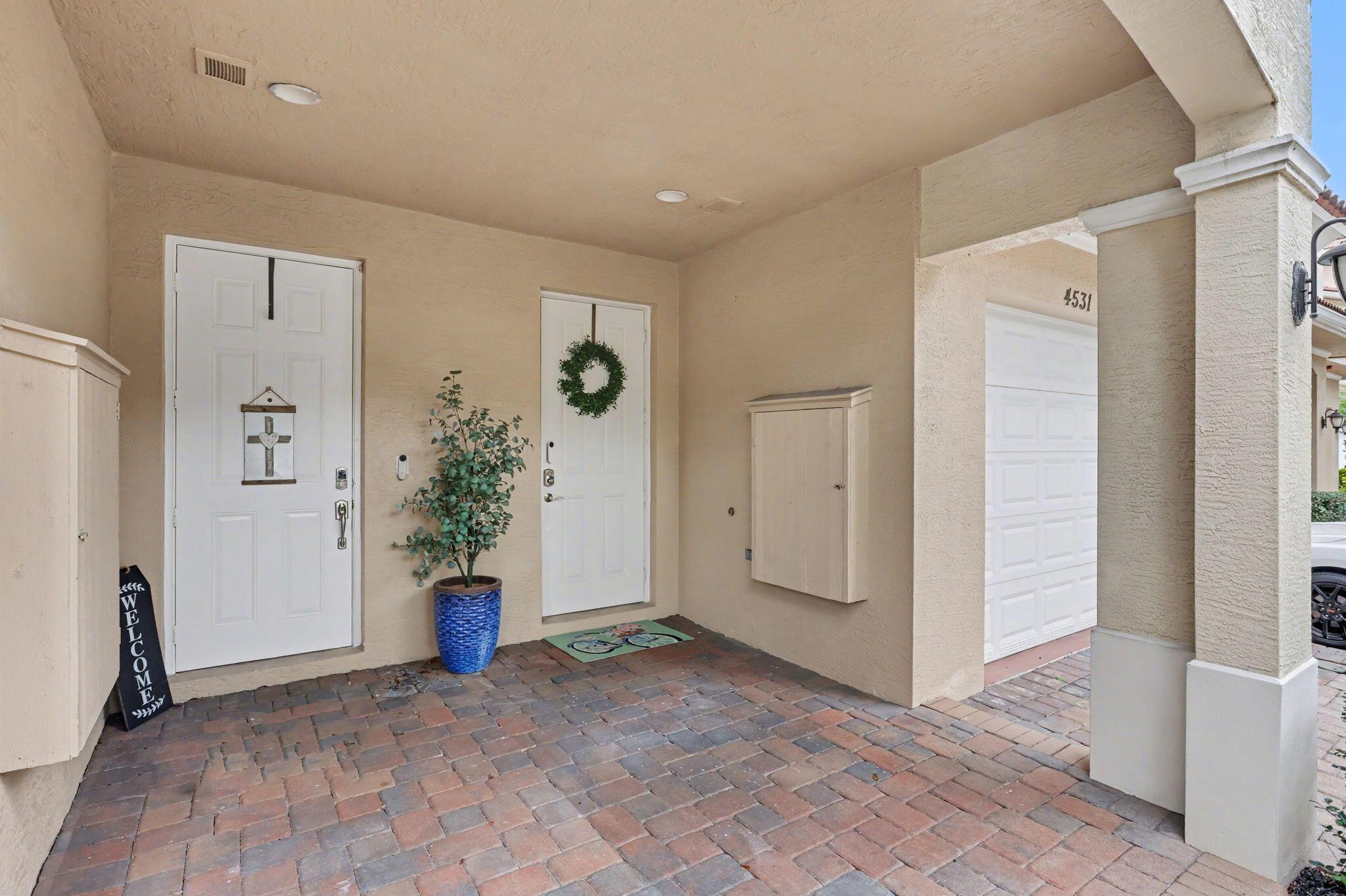 4531 Artesa Way S, Palm Beach Gardens, FL 33418, Palm Beach Gardens - Photo 2