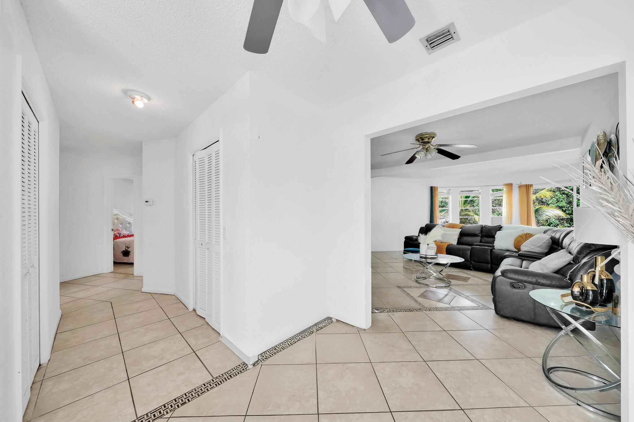 213 SE Eyerly Avenue, Port St. Lucie, FL 34983, Port St. Lucie - Photo 5