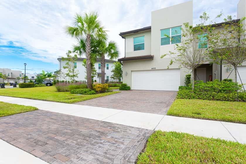 4830 Navali Drive, Lake Worth, FL 33467, Lake Worth - Photo 2
