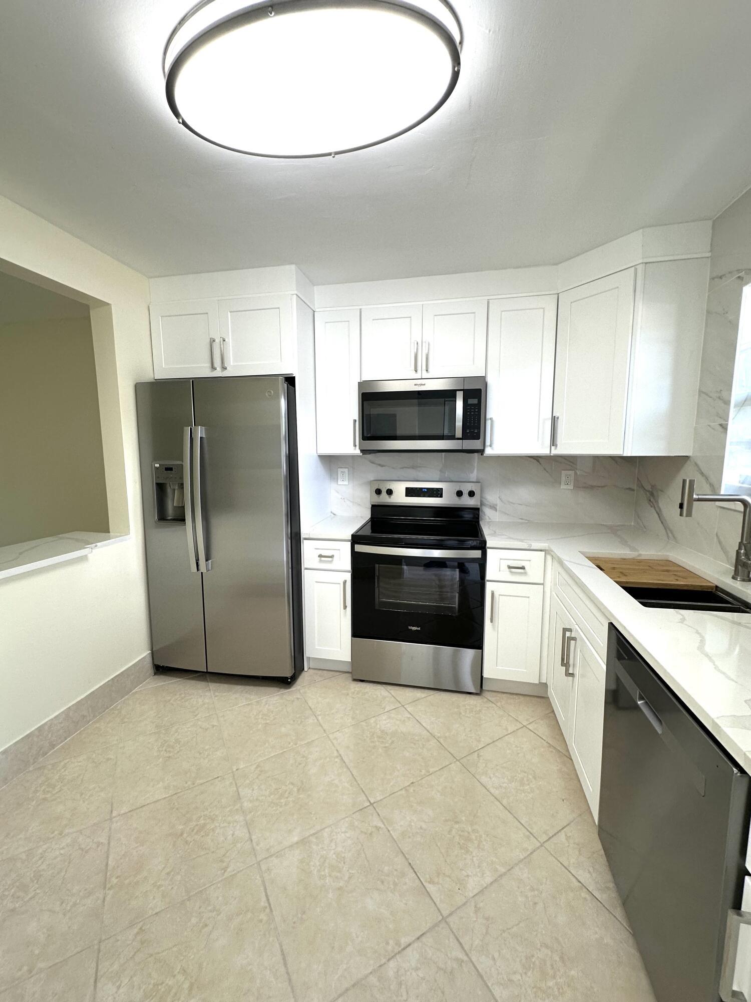 9440 SW 8th Street 109, Boca Raton, FL 33428, Boca Raton - Photo 2