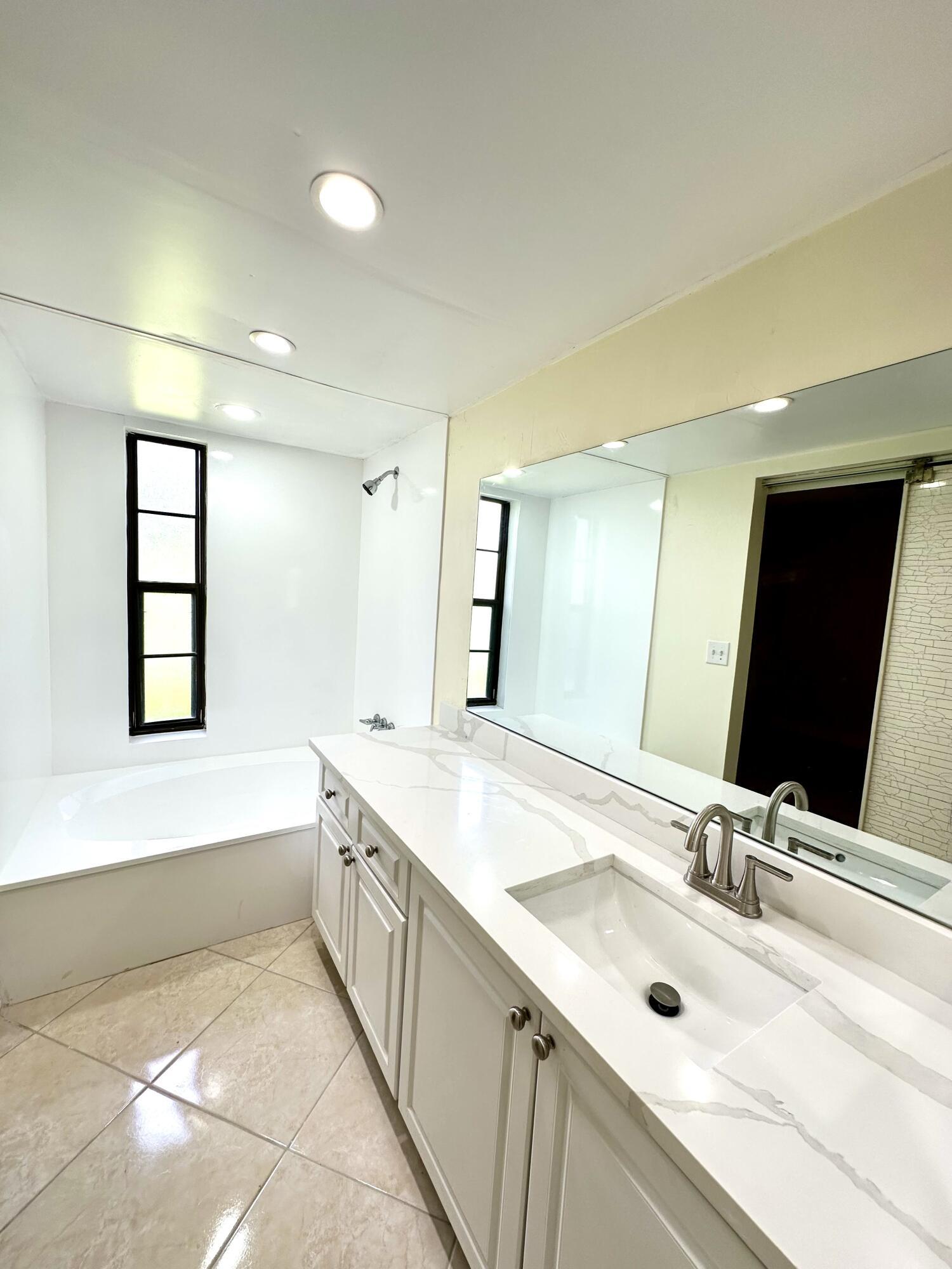 9440 SW 8th Street 109, Boca Raton, FL 33428, Boca Raton - Photo 5