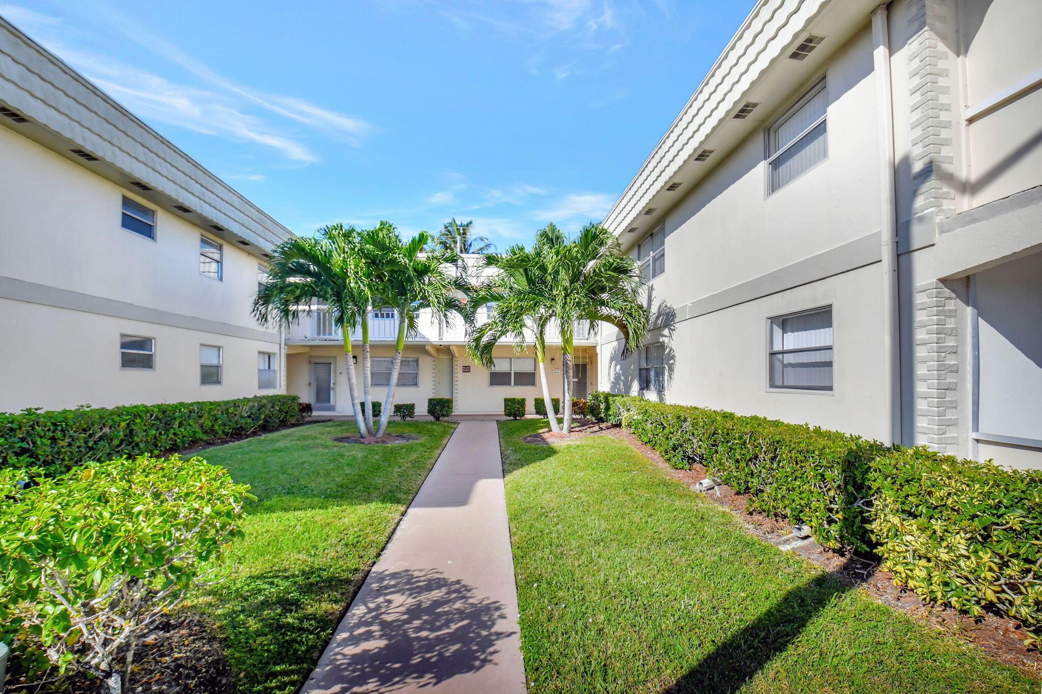 704 Saxony O, Delray Beach, FL 33446, Delray Beach - Photo 2