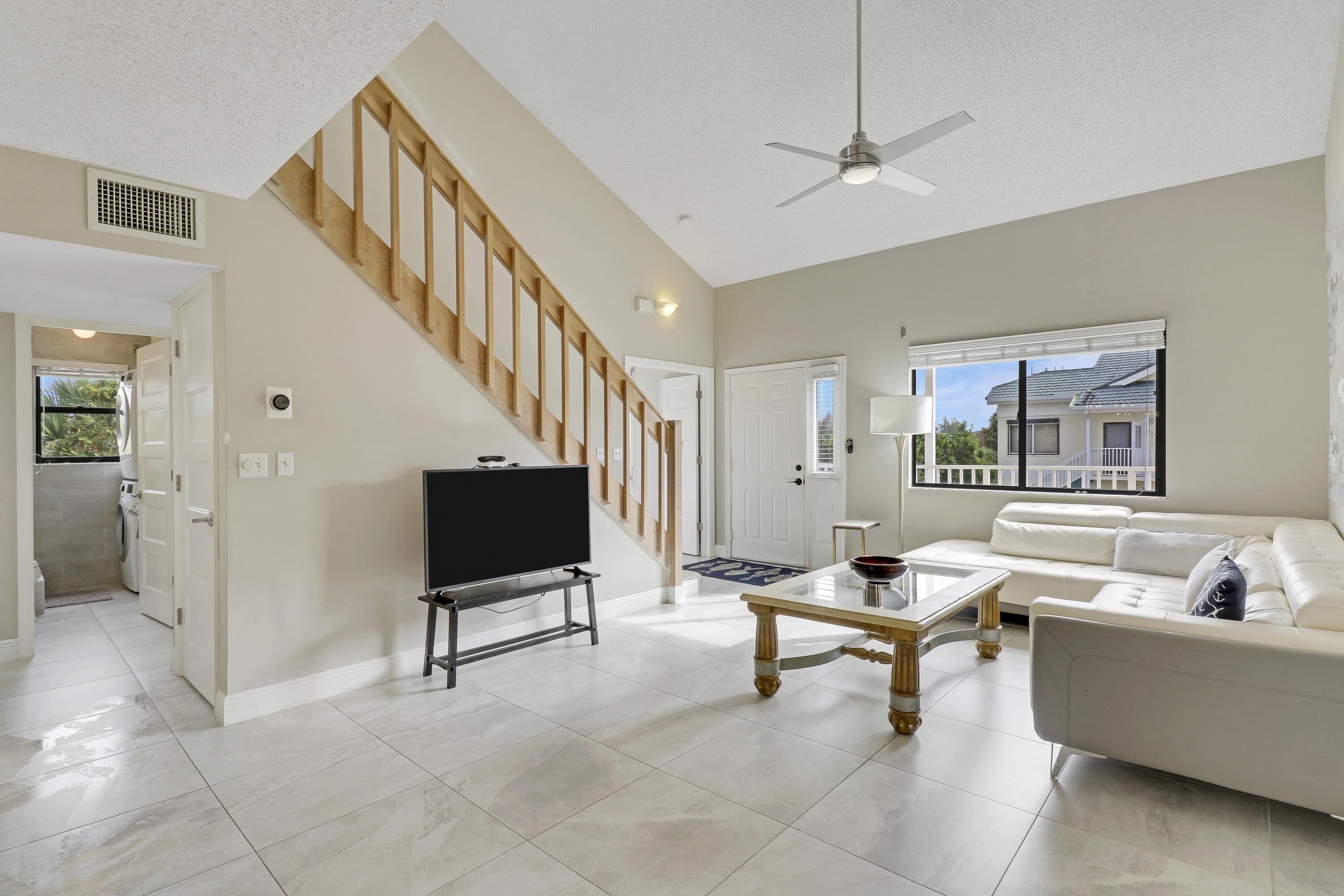 360 Bella Vista Court N 60, Jupiter, FL 33477, Jupiter - Photo 3