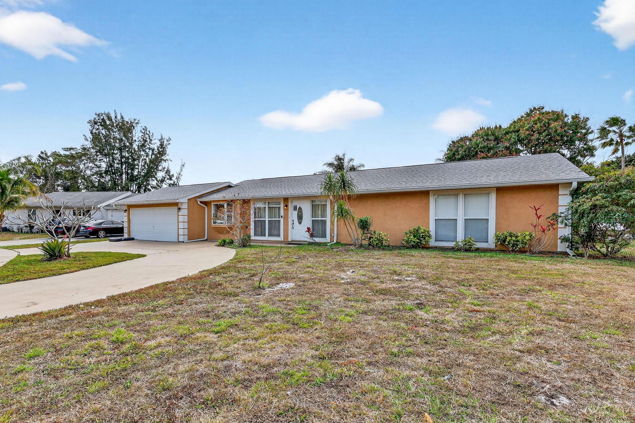 331 NE Camelot Drive, Port St. Lucie, FL 34983, Port St. Lucie - Photo 3
