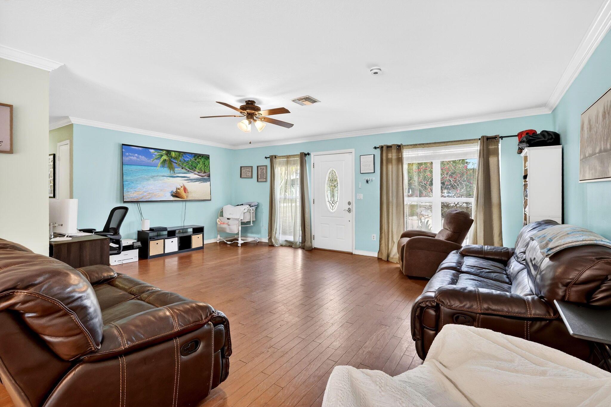 331 NE Camelot Drive, Port St. Lucie, FL 34983, Port St. Lucie - Photo 5