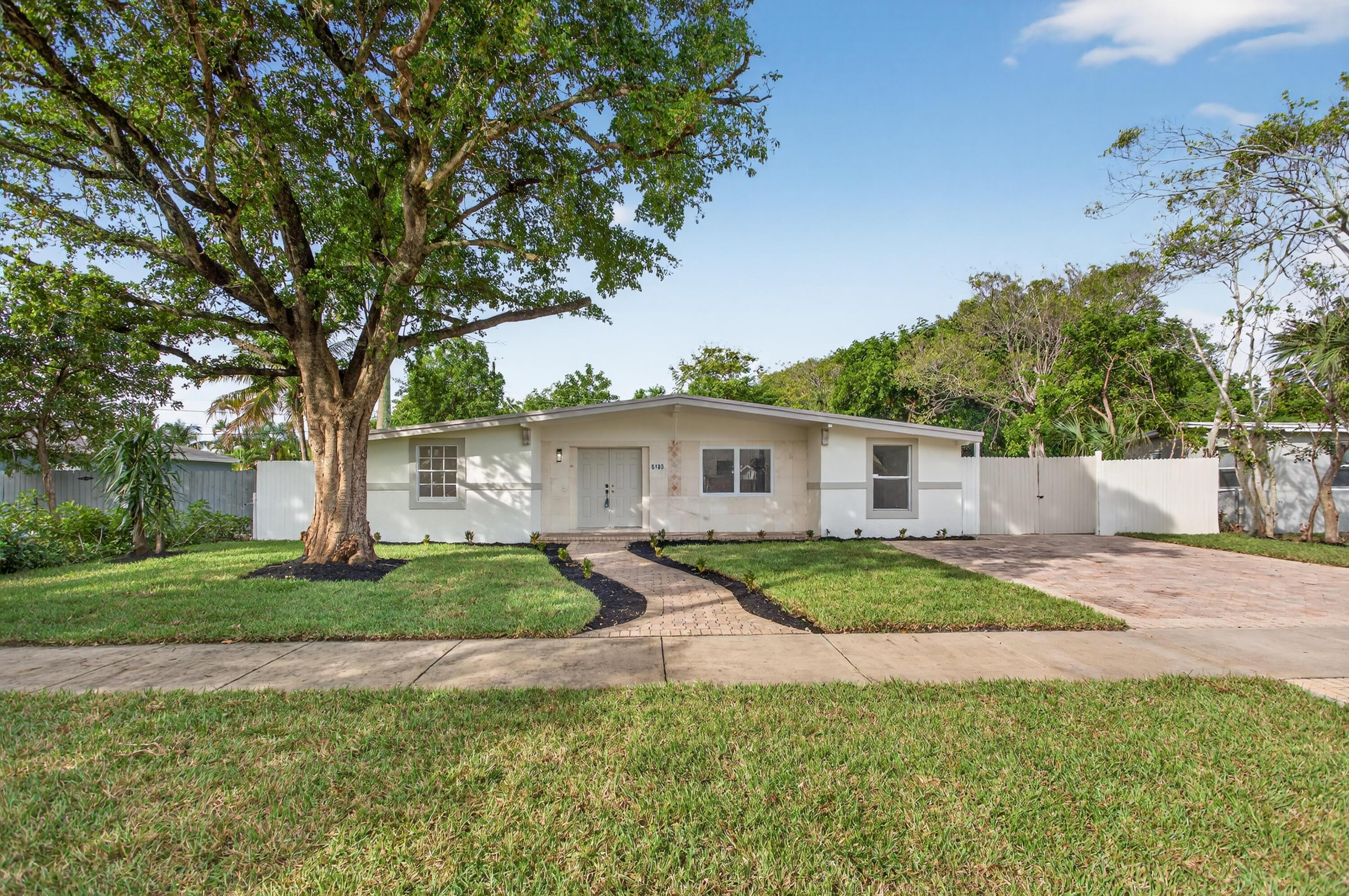 5183 NE 15th Avenue, Pompano Beach, FL 33064, Pompano Beach - Photo 2