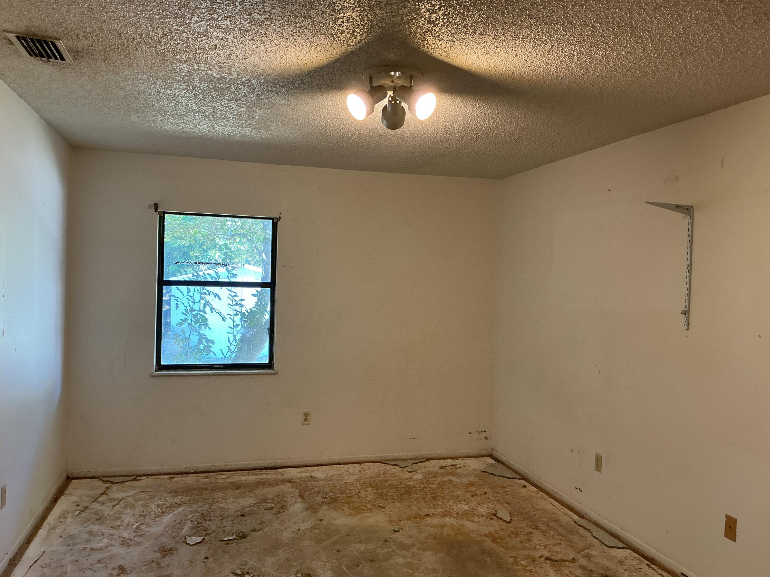 316 NW Hogan Street, Port St. Lucie, FL 34983, Port St. Lucie - Photo 4