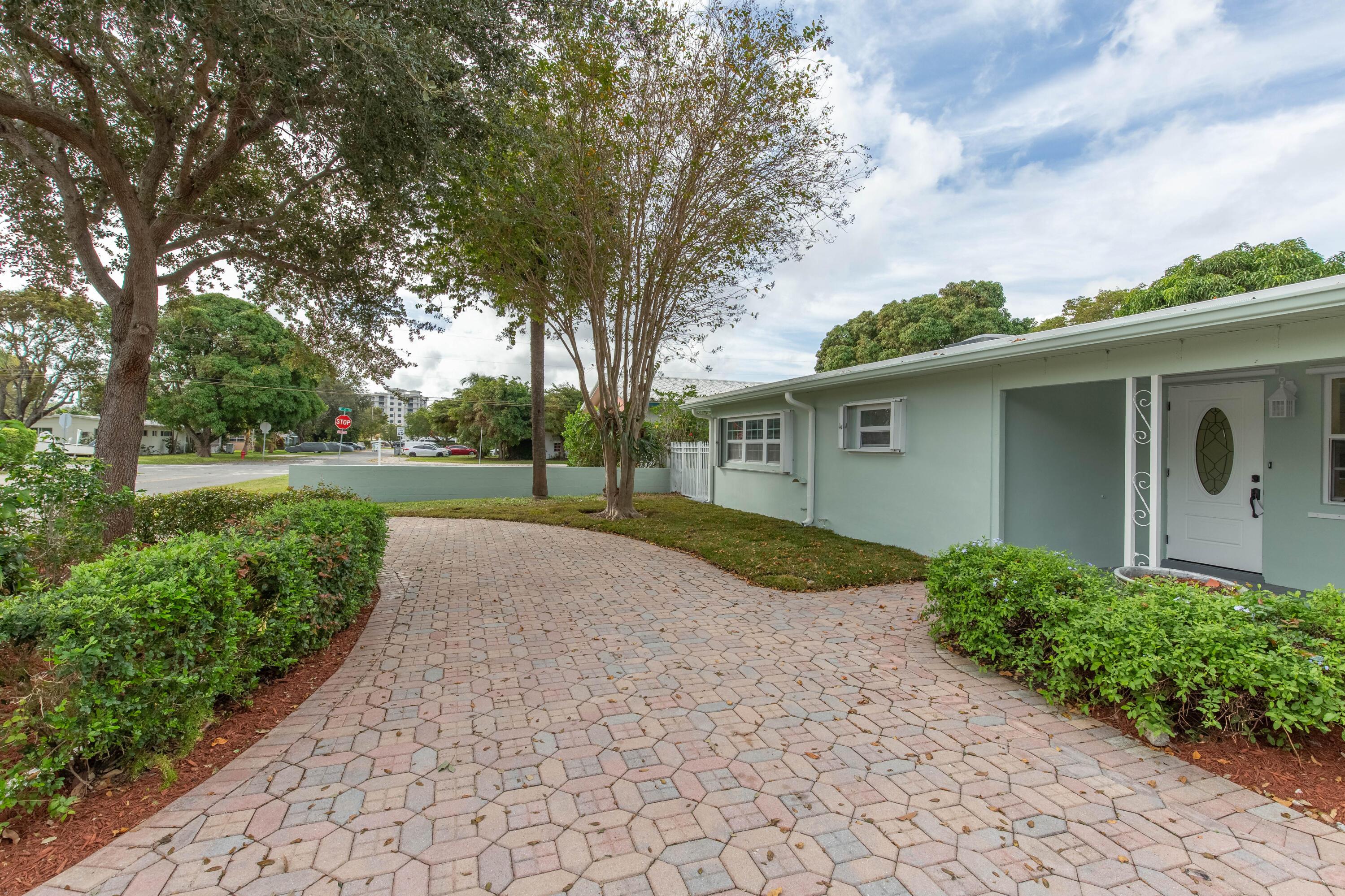 405 NE 24th Avenue, Pompano Beach, FL 33062, Pompano Beach - Photo 2