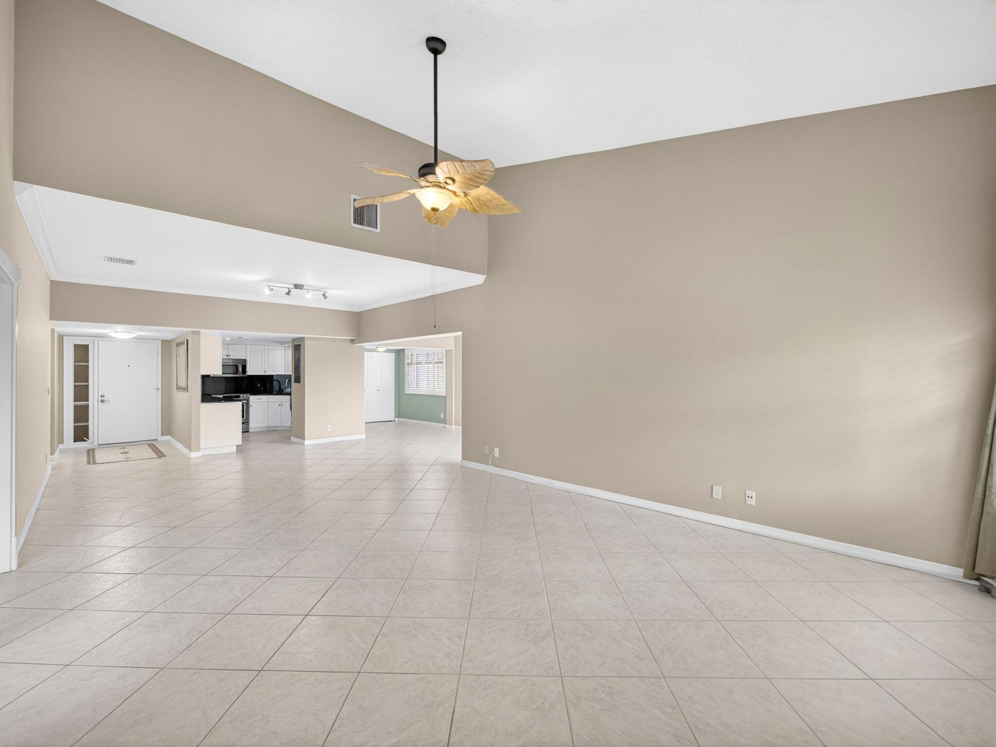 1660 Twelve Oaks Way 303, North Palm Beach, FL 33408, North Palm Beach - Photo 5