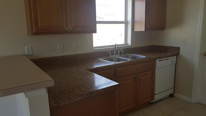 529 SW Baoy Avenue SW, Port St. Lucie, FL 34983, Port St. Lucie - Photo 3