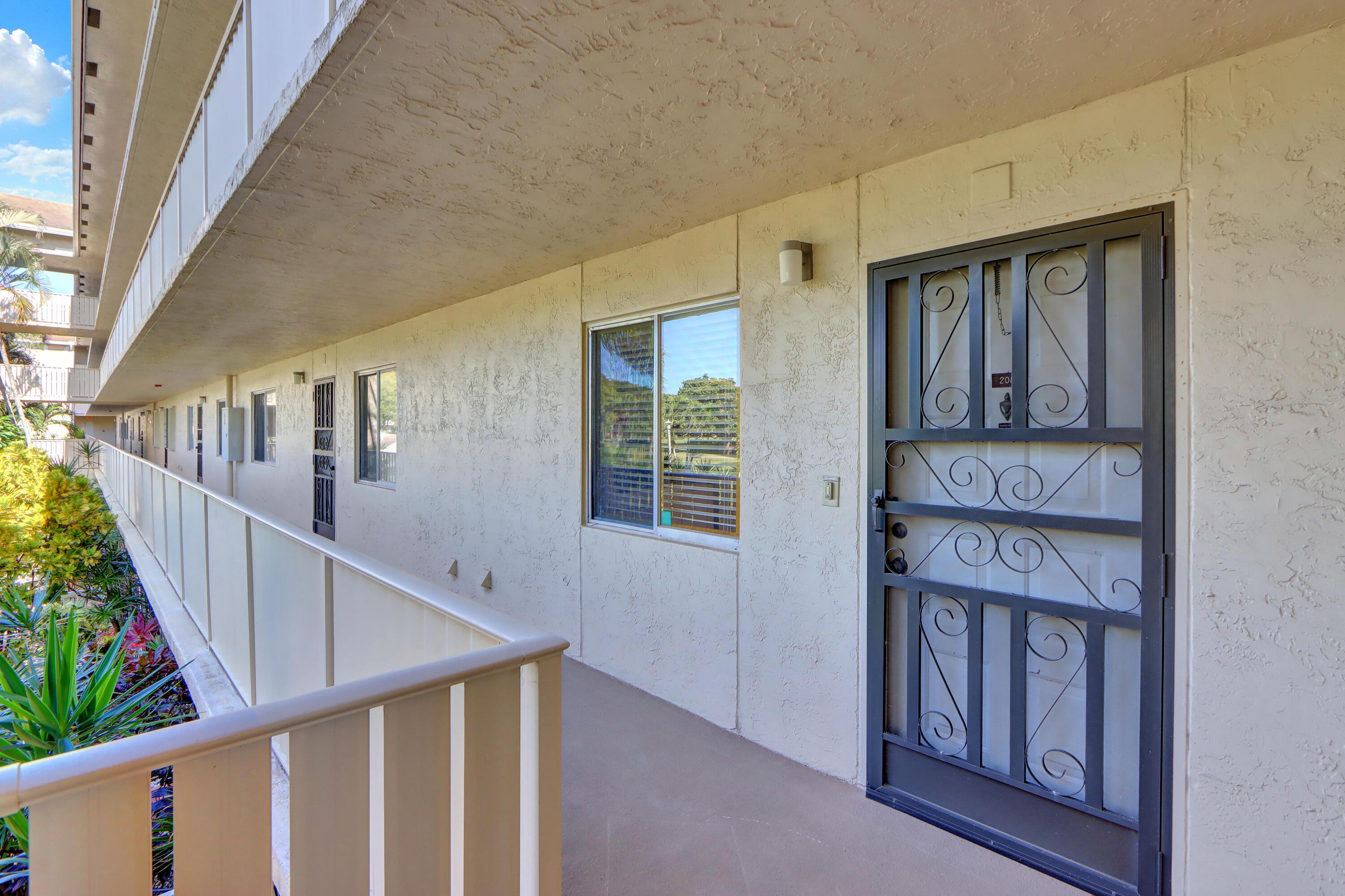 7192 Huntington Lane 208, Delray Beach, FL 33446, Delray Beach - Photo 5