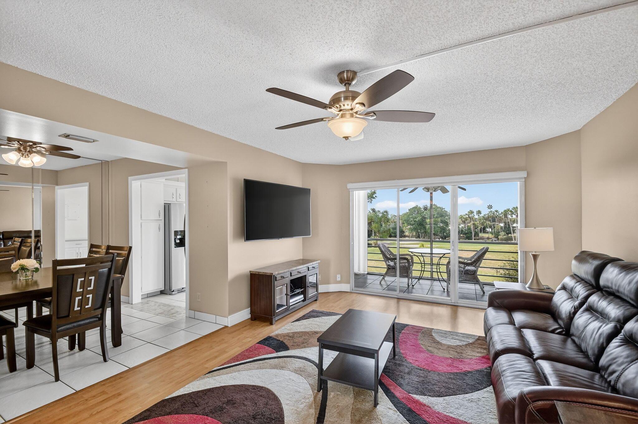 3871 Via Poinciana 404, Lake Worth, FL 33467, Lake Worth - Photo 5