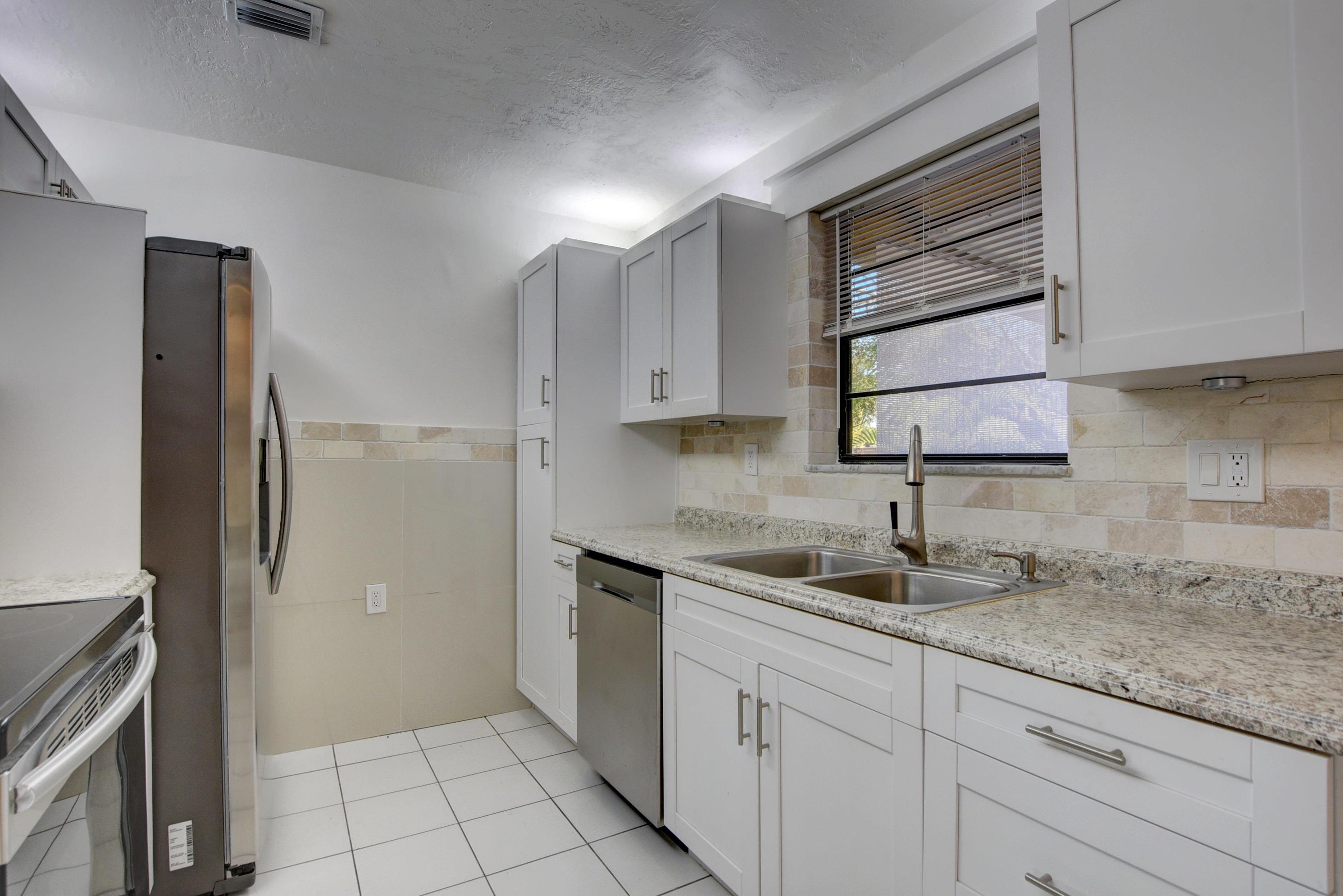 12449 Westhampton Circle, Wellington, FL 33414, Wellington - Photo 2