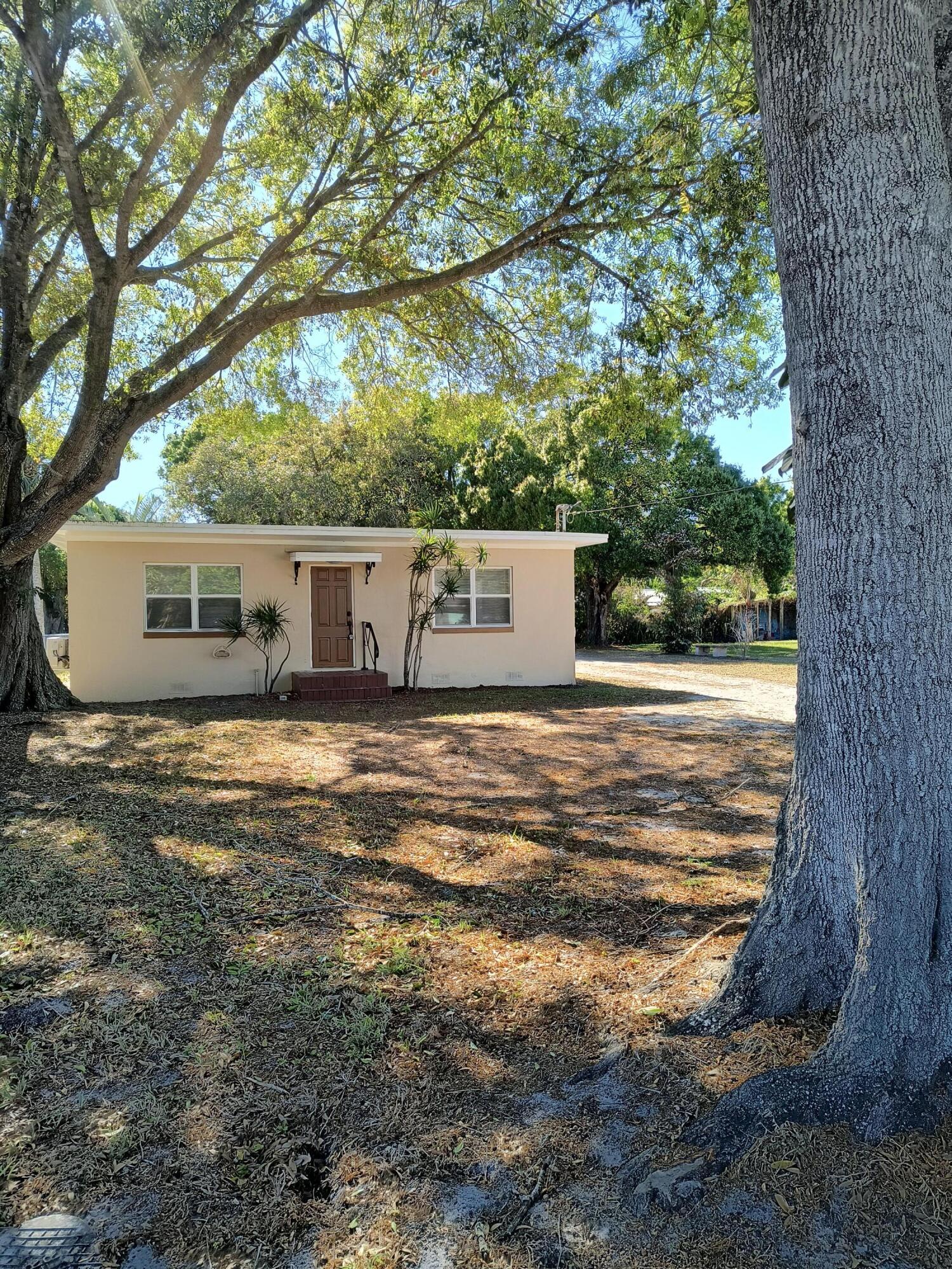 1215 Soltman Avenue, Fort Pierce, FL 34950, Fort Pierce - Photo 4
