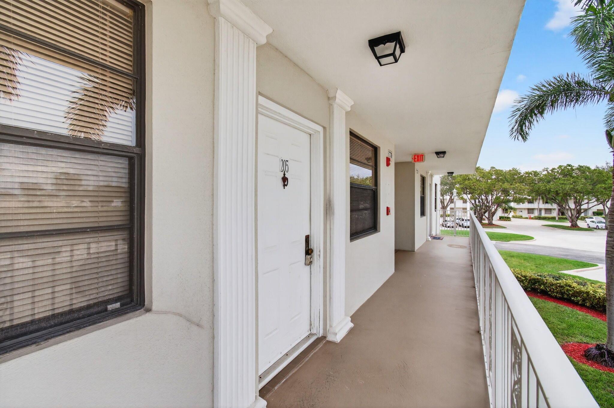 6049 Balboa Circle 205, Boca Raton, FL 33433, Boca Raton - Photo 4