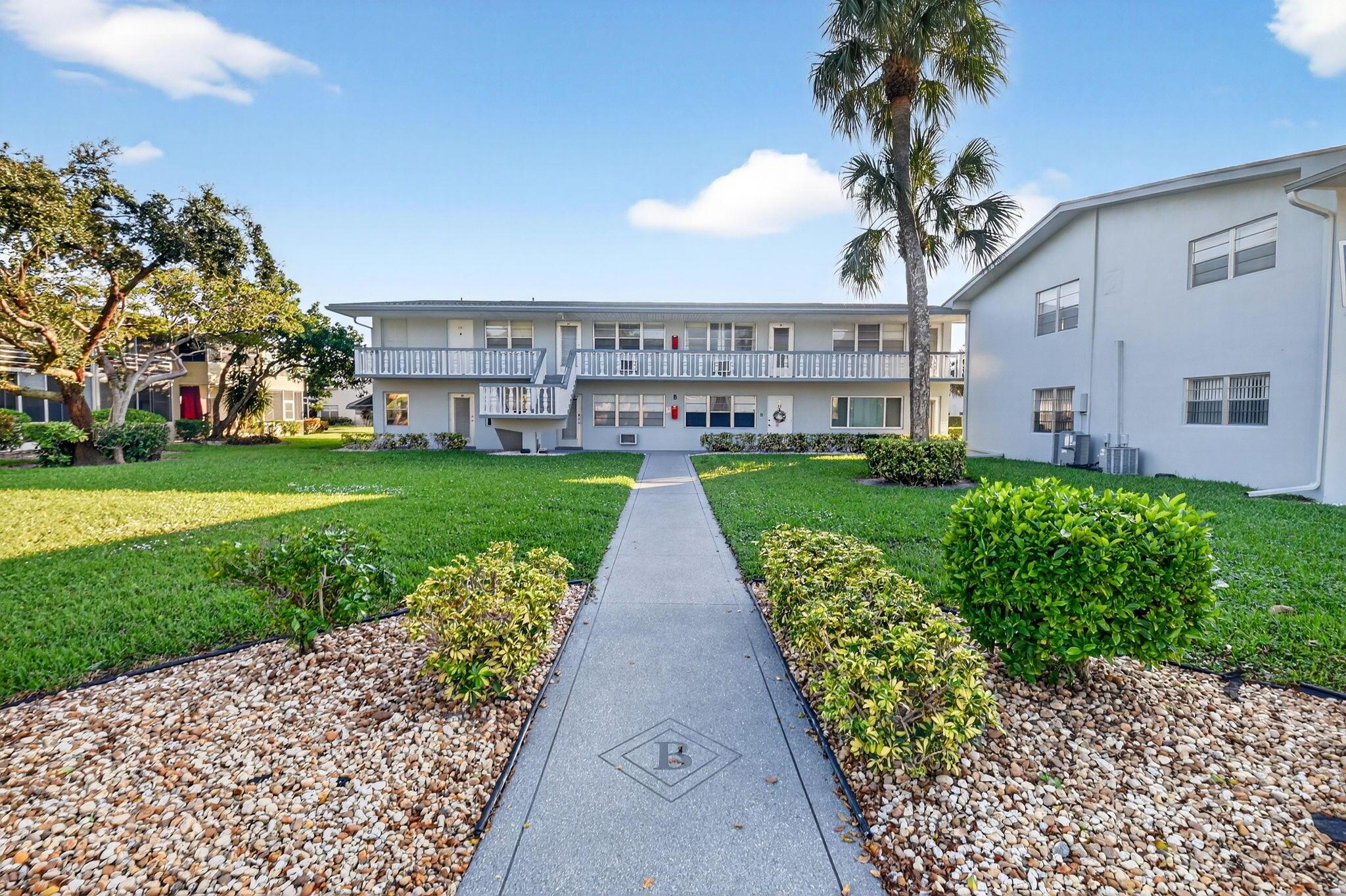 46 Waltham B, West Palm Beach, FL 33417, West Palm Beach
