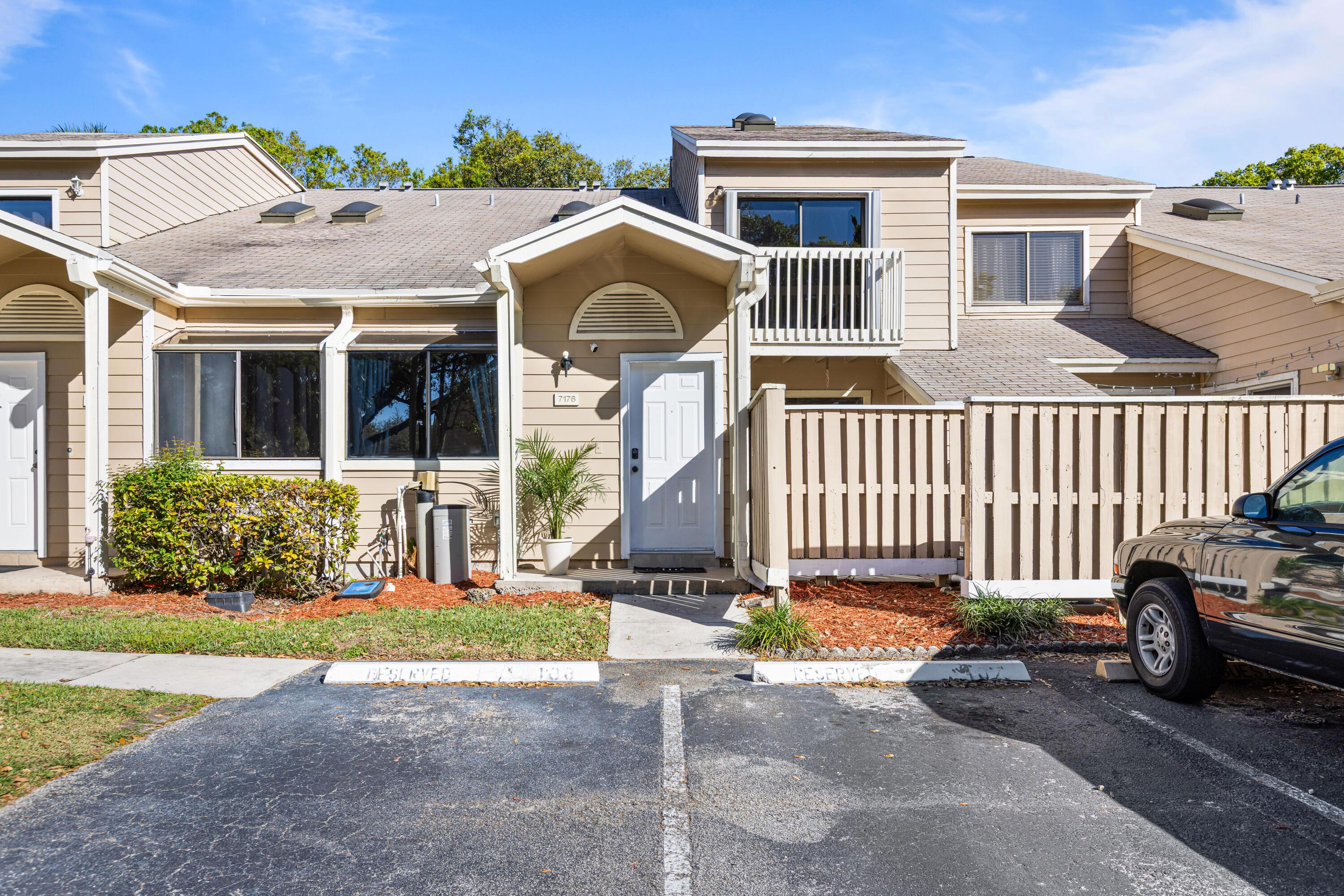 7176 Sportsmans Drive, North Lauderdale, FL 33068, North Lauderdale - Photo 2