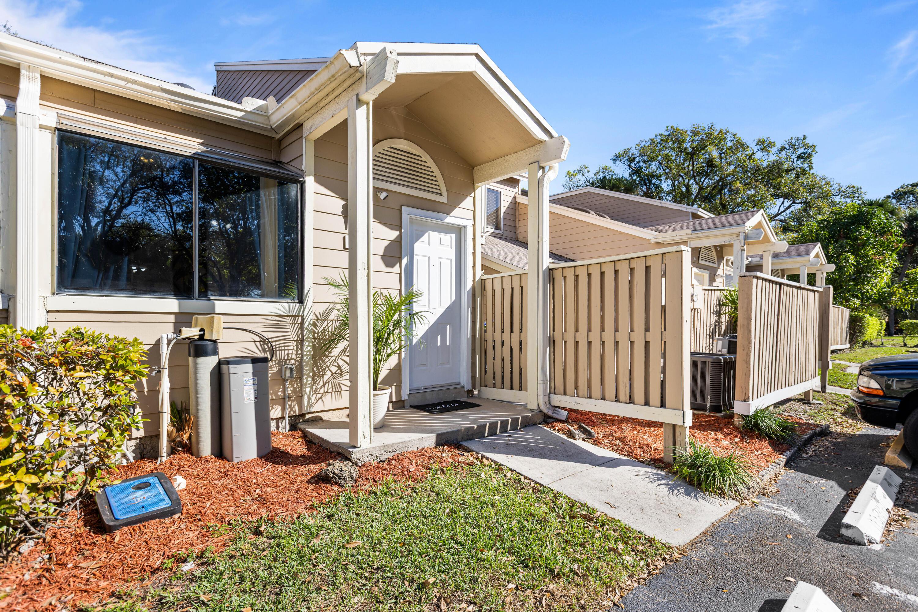 7176 Sportsmans Drive, North Lauderdale, FL 33068, North Lauderdale - Photo 4