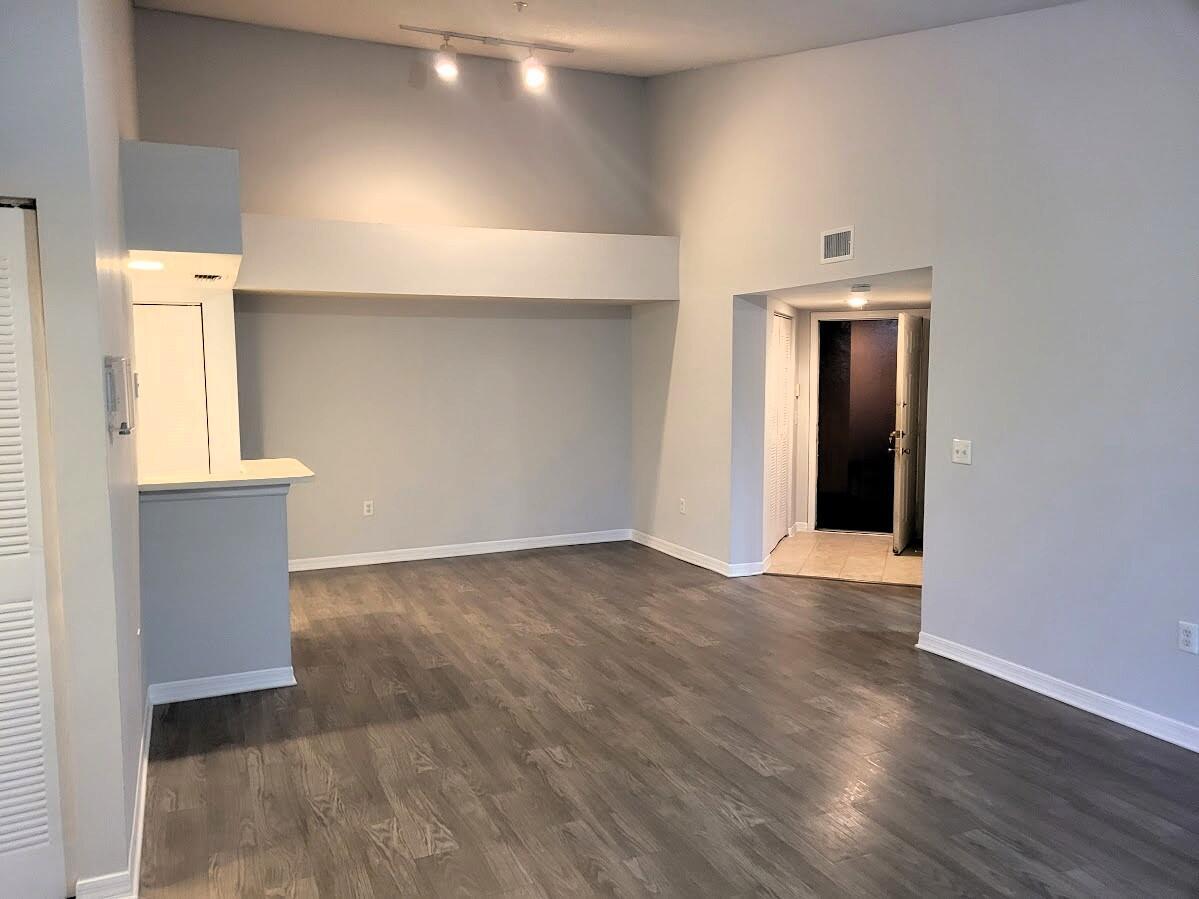 4197 N Haverhill Road 212, West Palm Beach, FL 33417, West Palm Beach