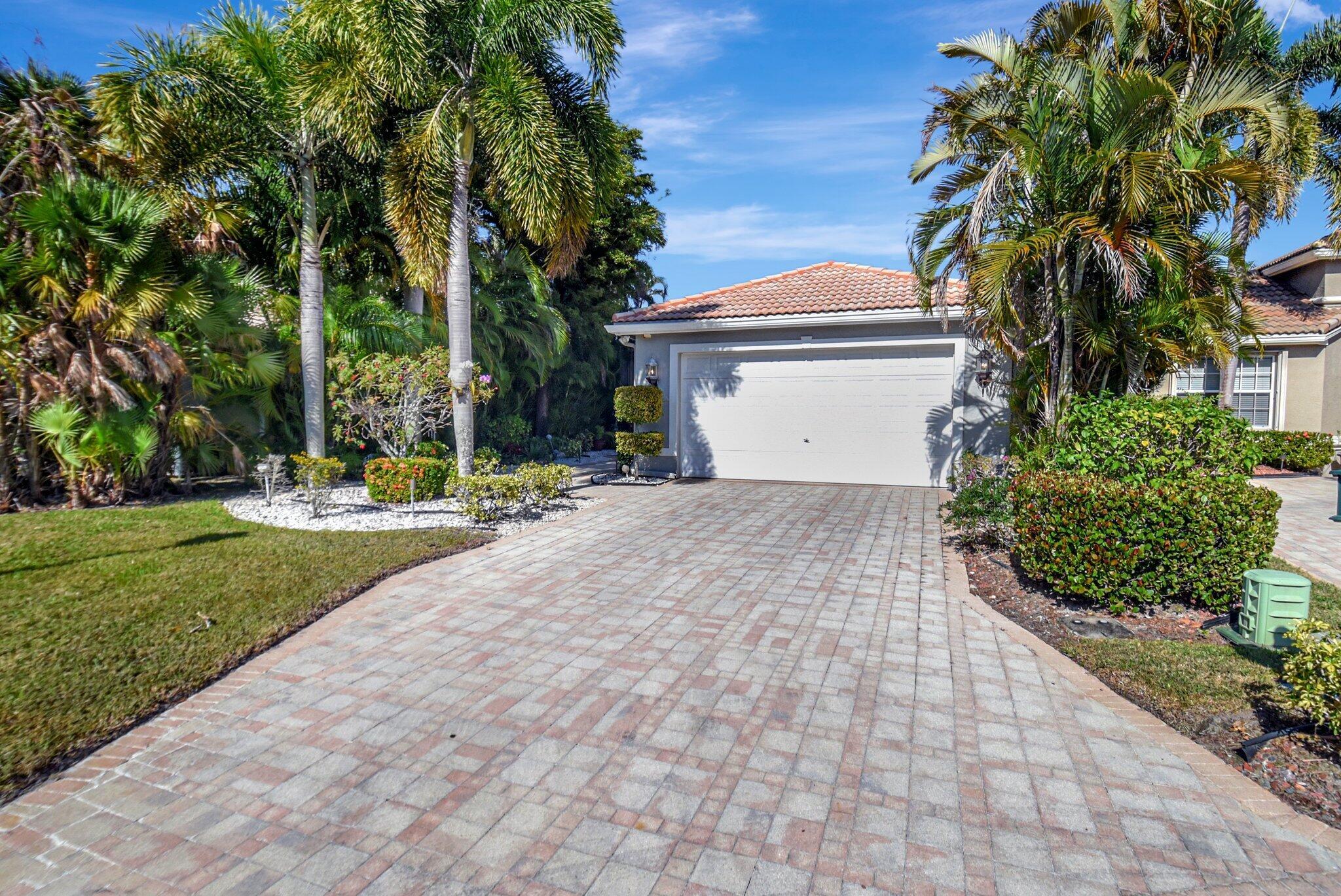 4022 Manchester Lake Drive, Lake Worth, FL 33449, Lake Worth - Photo 3
