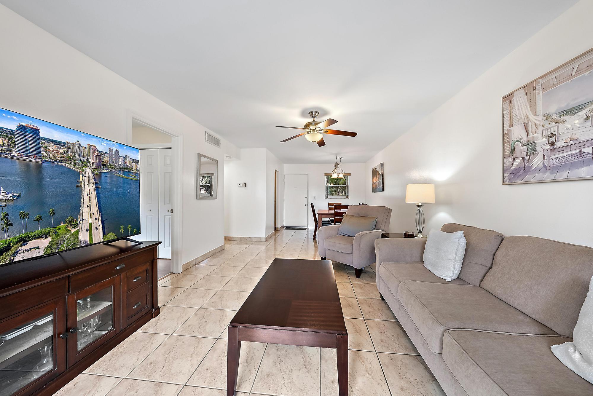 701 Lori Drive 206, Palm Springs, FL 33461, Palm Springs - Photo 3