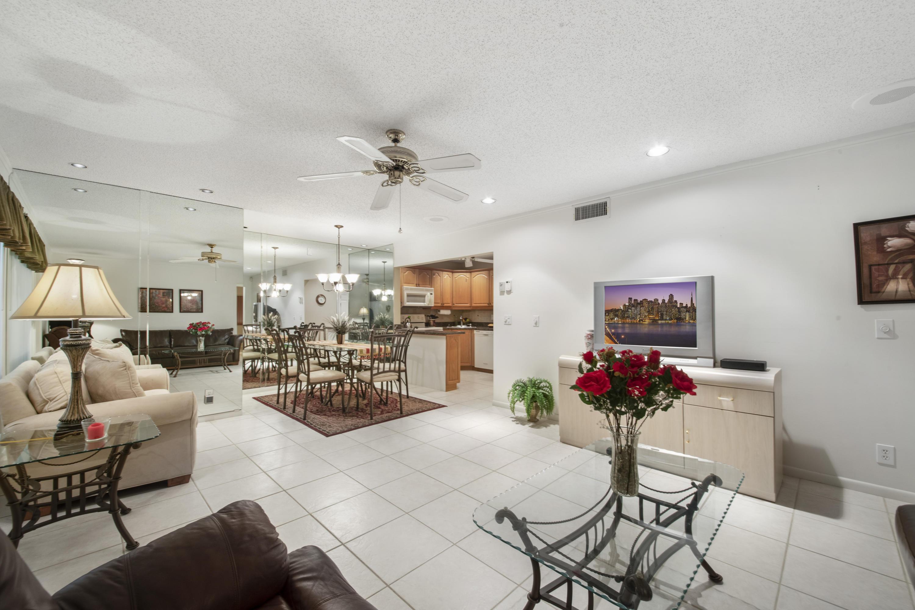 417 Pine Glen Lane D-2, Greenacres, FL 33463, Greenacres