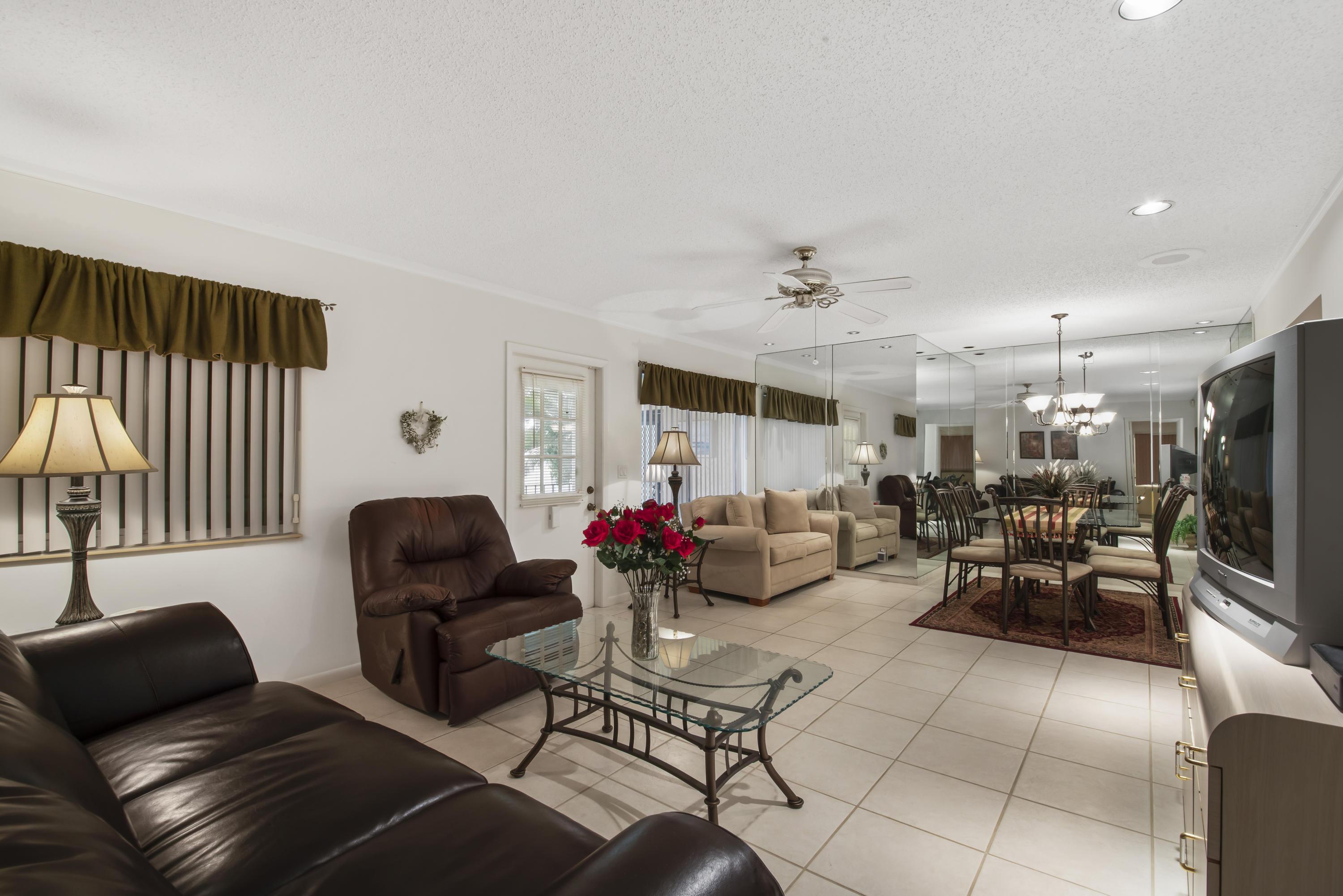 417 Pine Glen Lane D-2, Greenacres, FL 33463, Greenacres - Photo 3
