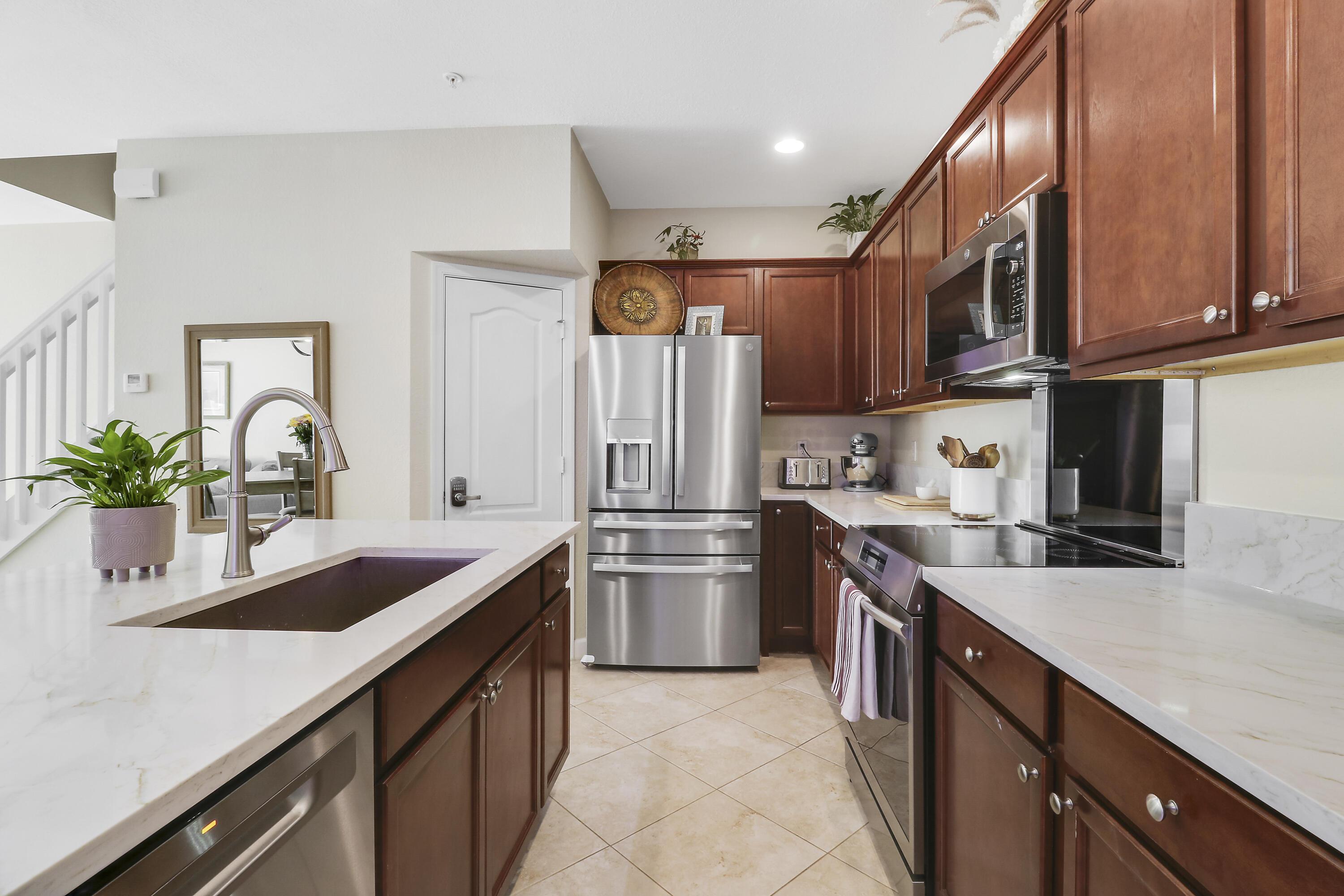 9504 SW Merlin Court, Stuart, FL 34997, Stuart - Photo 5