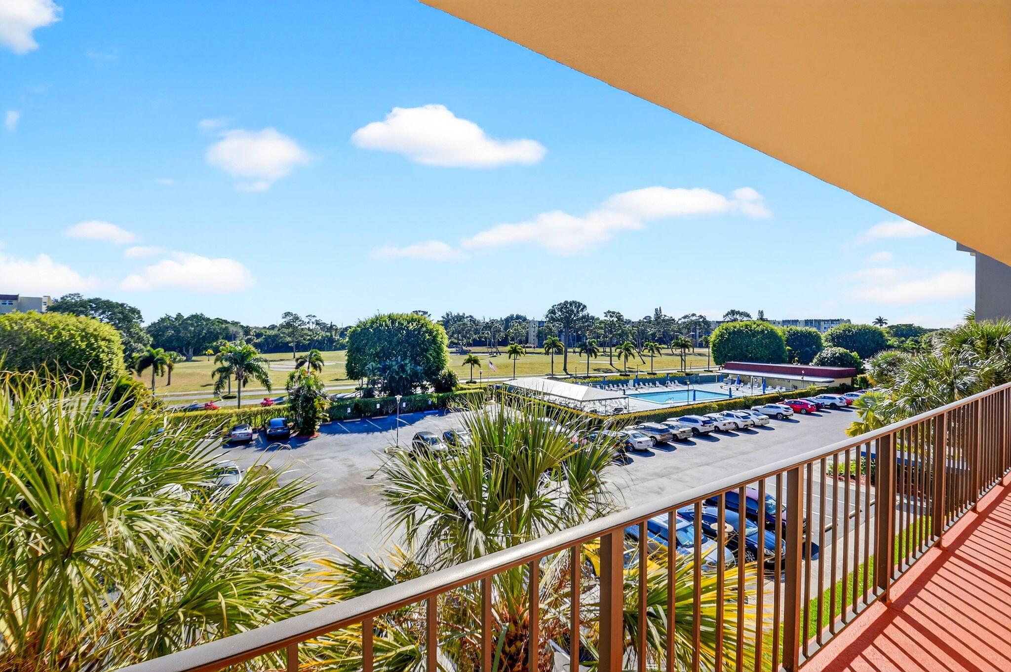 3661 Via Poinciana 410, Lake Worth, FL 33467, Lake Worth - Photo 3