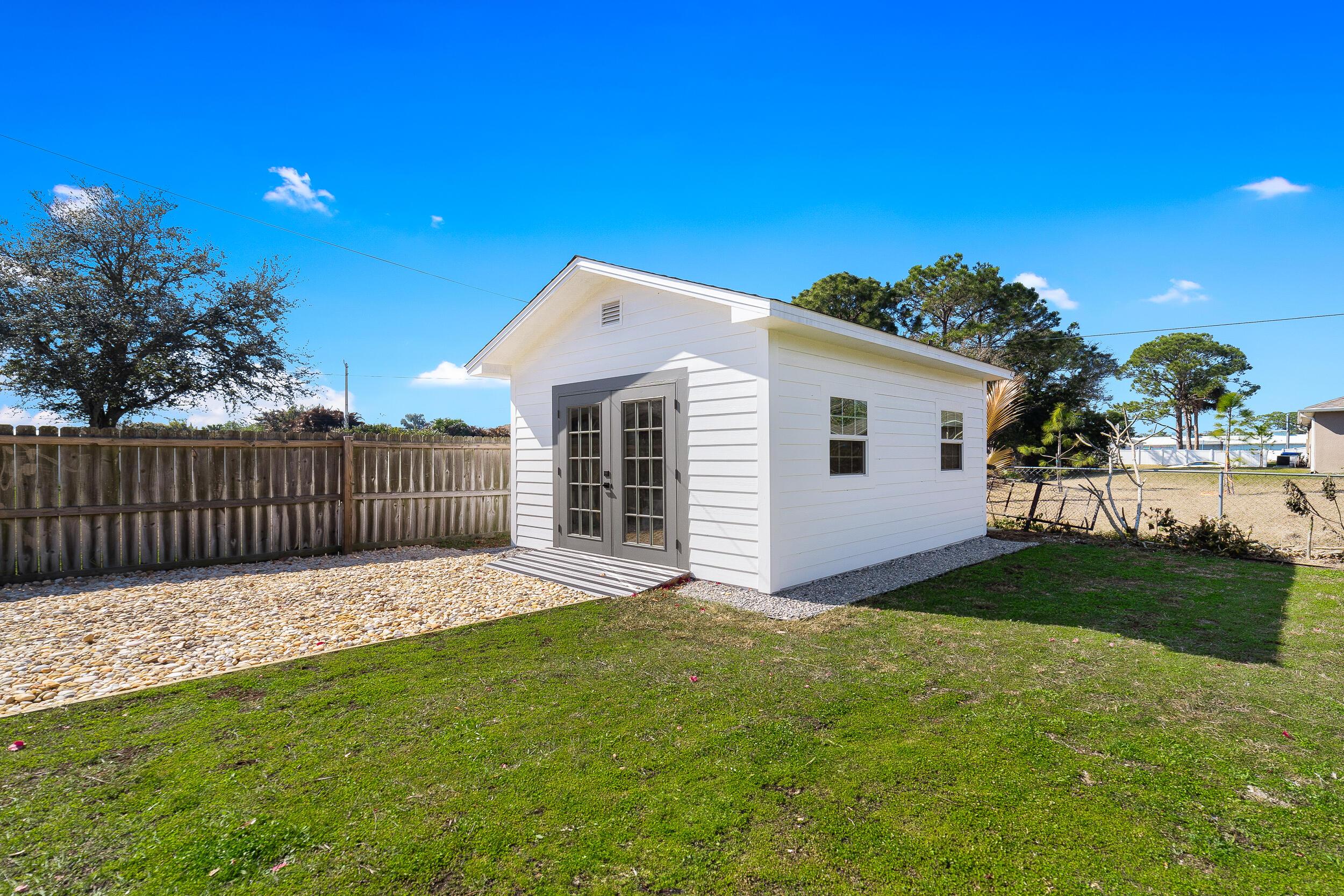 919 Landsdowne Drive, Sebastian, FL 32958, Sebastian - Photo 2