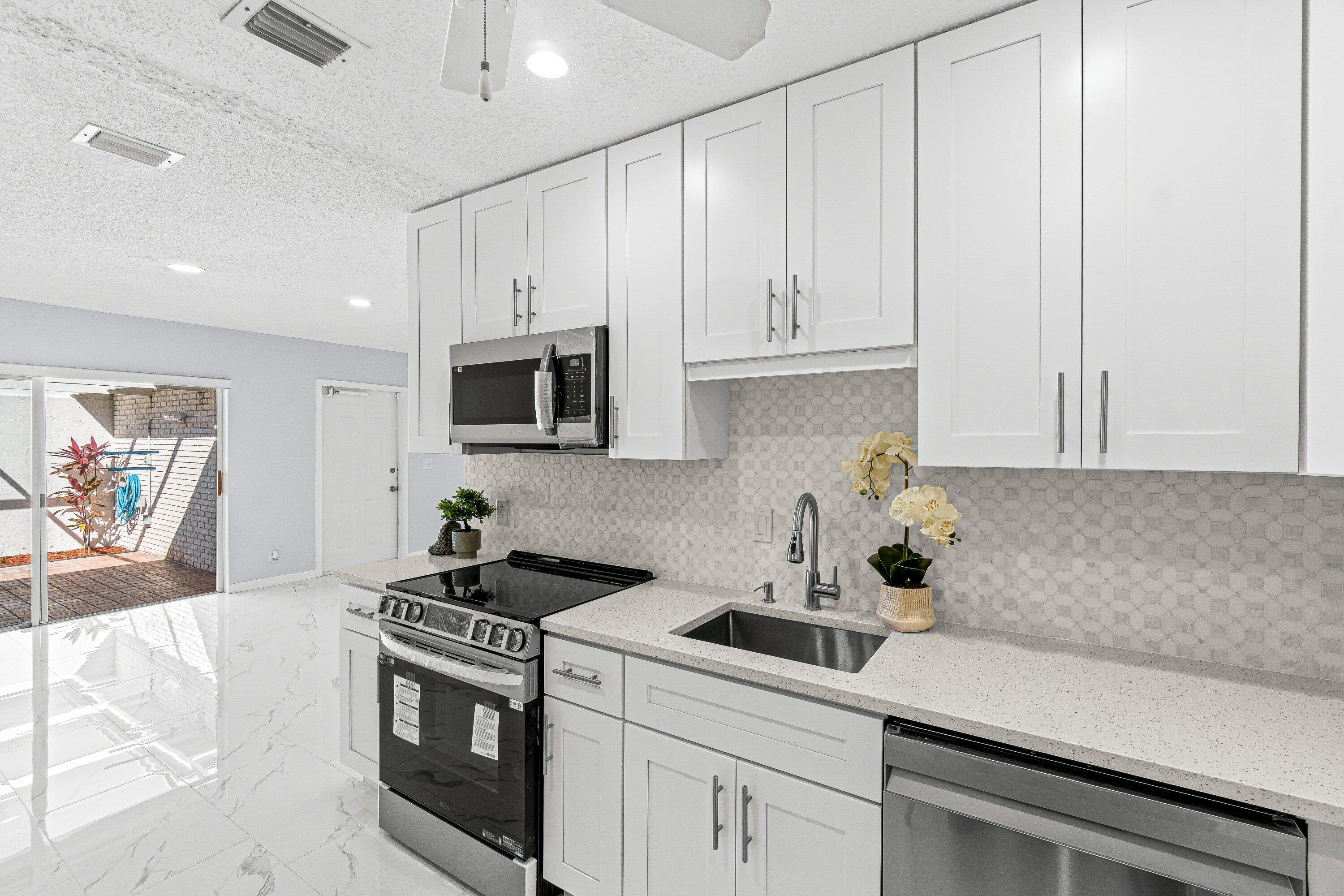 10119 S 42nd Terrace #129, Boynton Beach, FL 33436, Boynton Beach - Photo 2