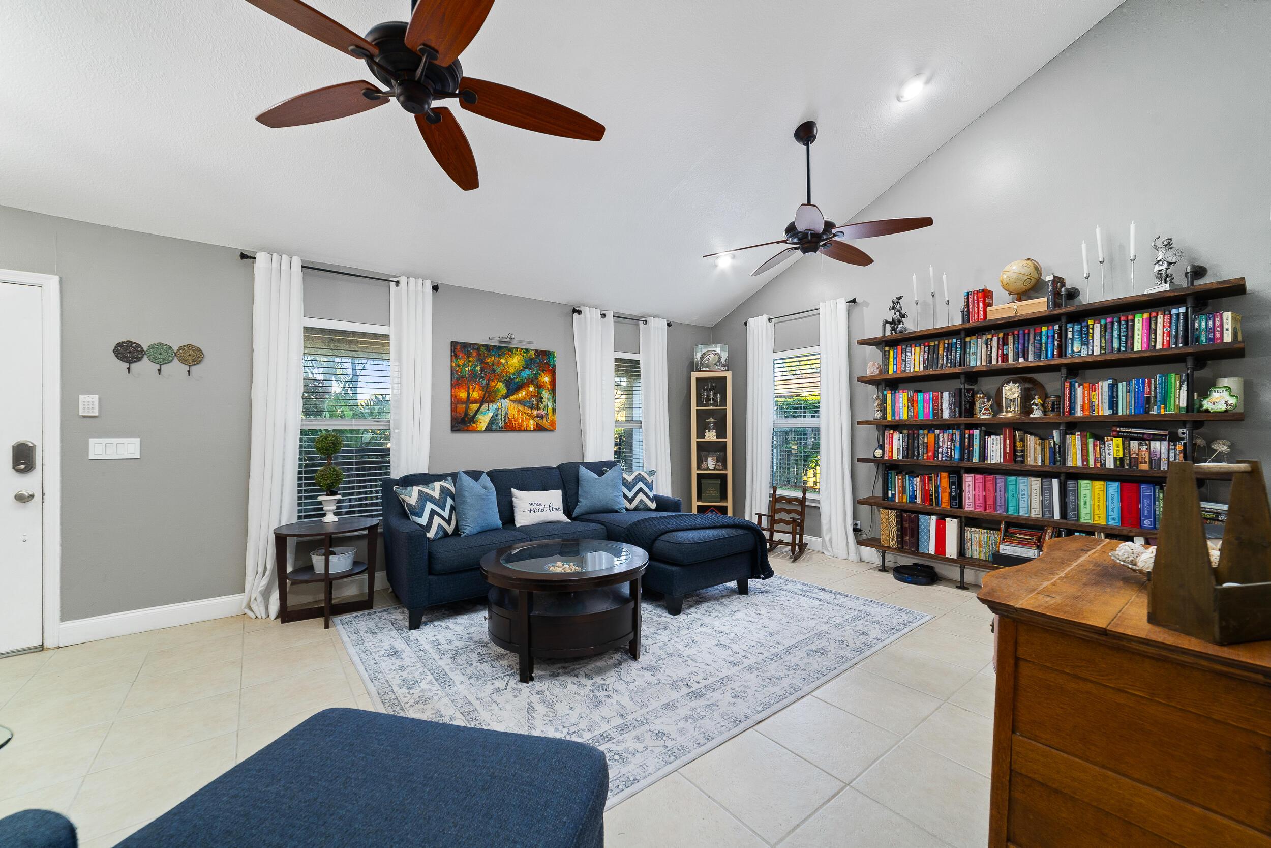 1045 Raintree Lane, Wellington, FL 33414, Wellington - Photo 4