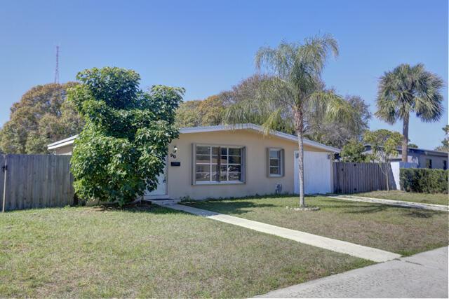 910 9th Street, Lake Park, FL 33403, Lake Park - Photo 3