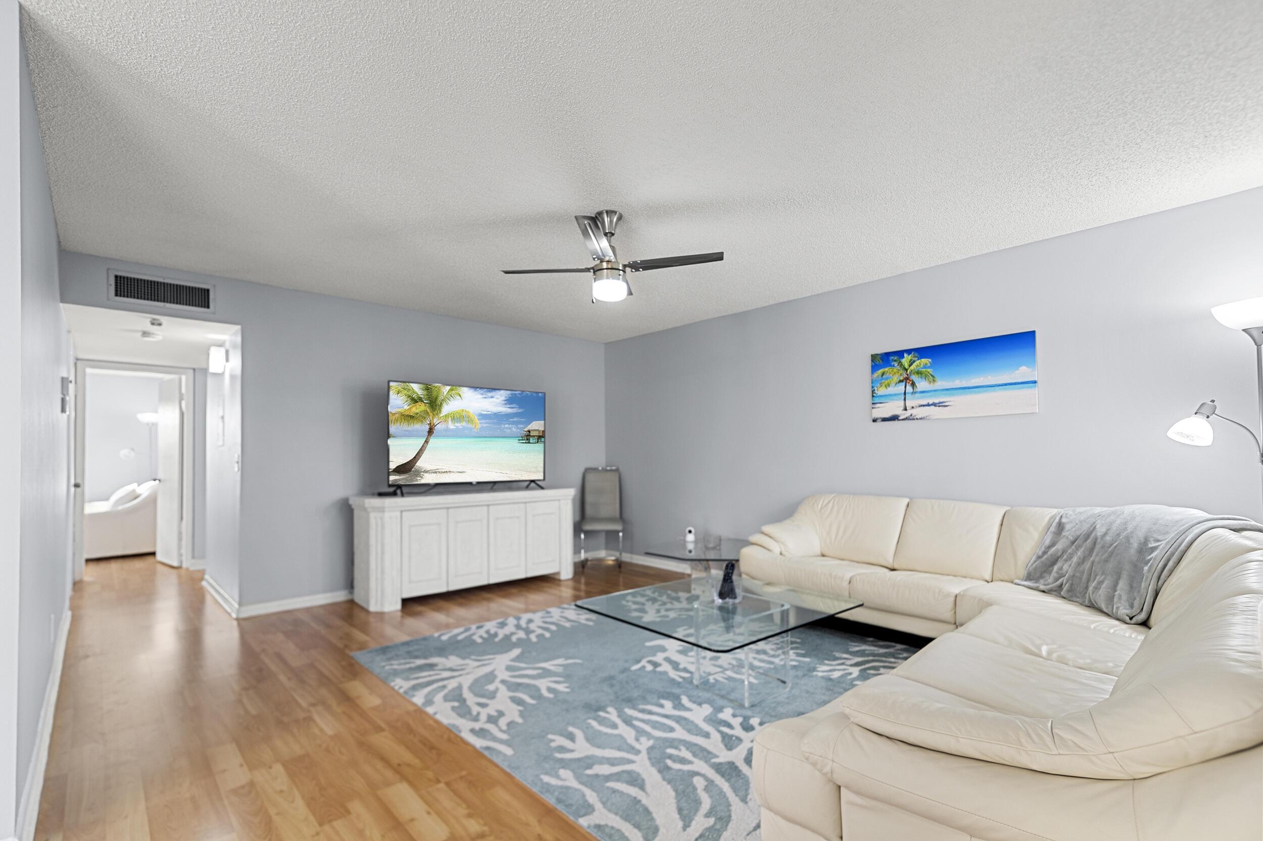 605 Flanders M, Delray Beach, FL 33484, Delray Beach - Photo 4