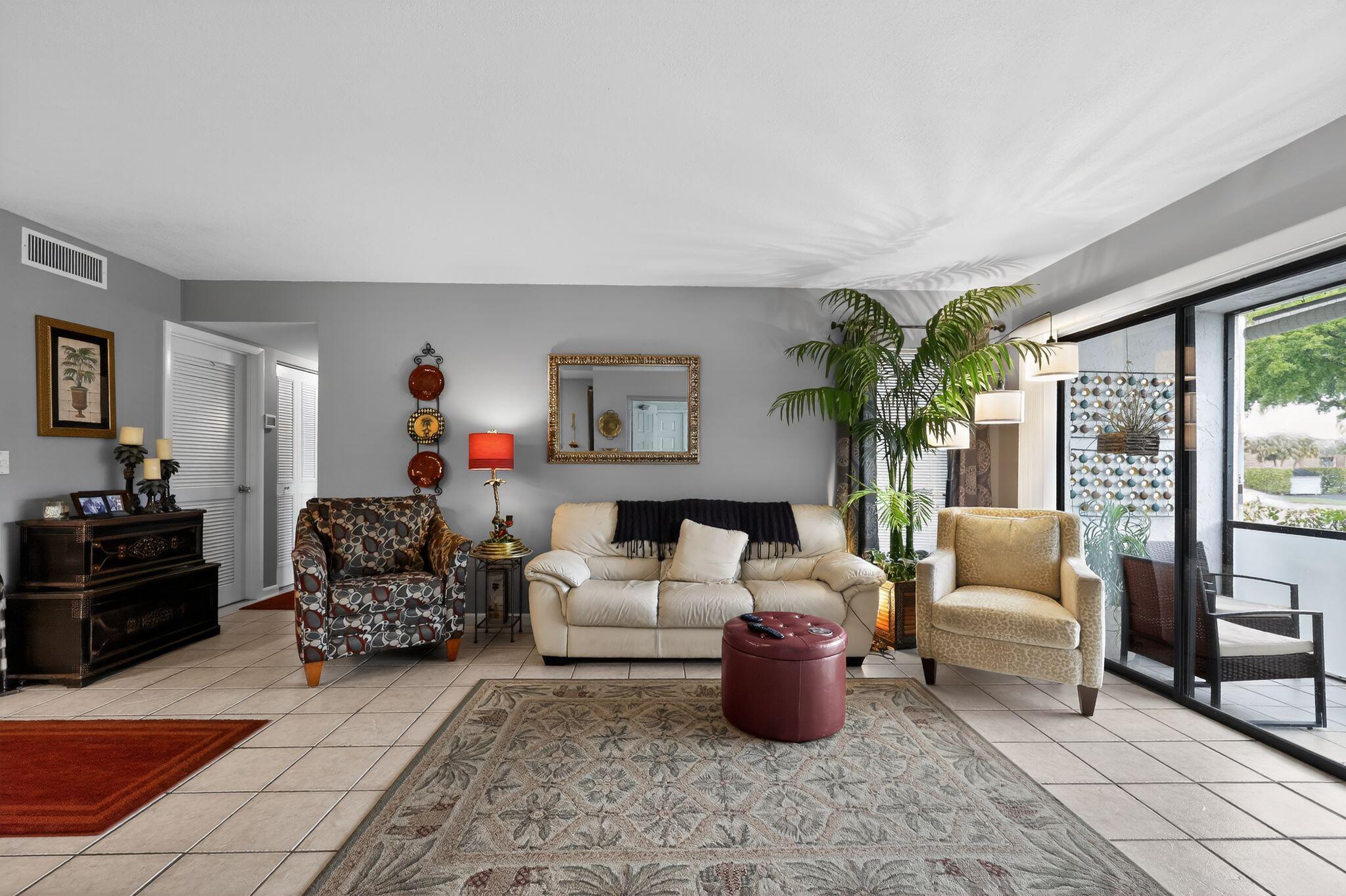 1013 Green Pine Boulevard D1, West Palm Beach, FL 33409, West Palm Beach - Photo 2